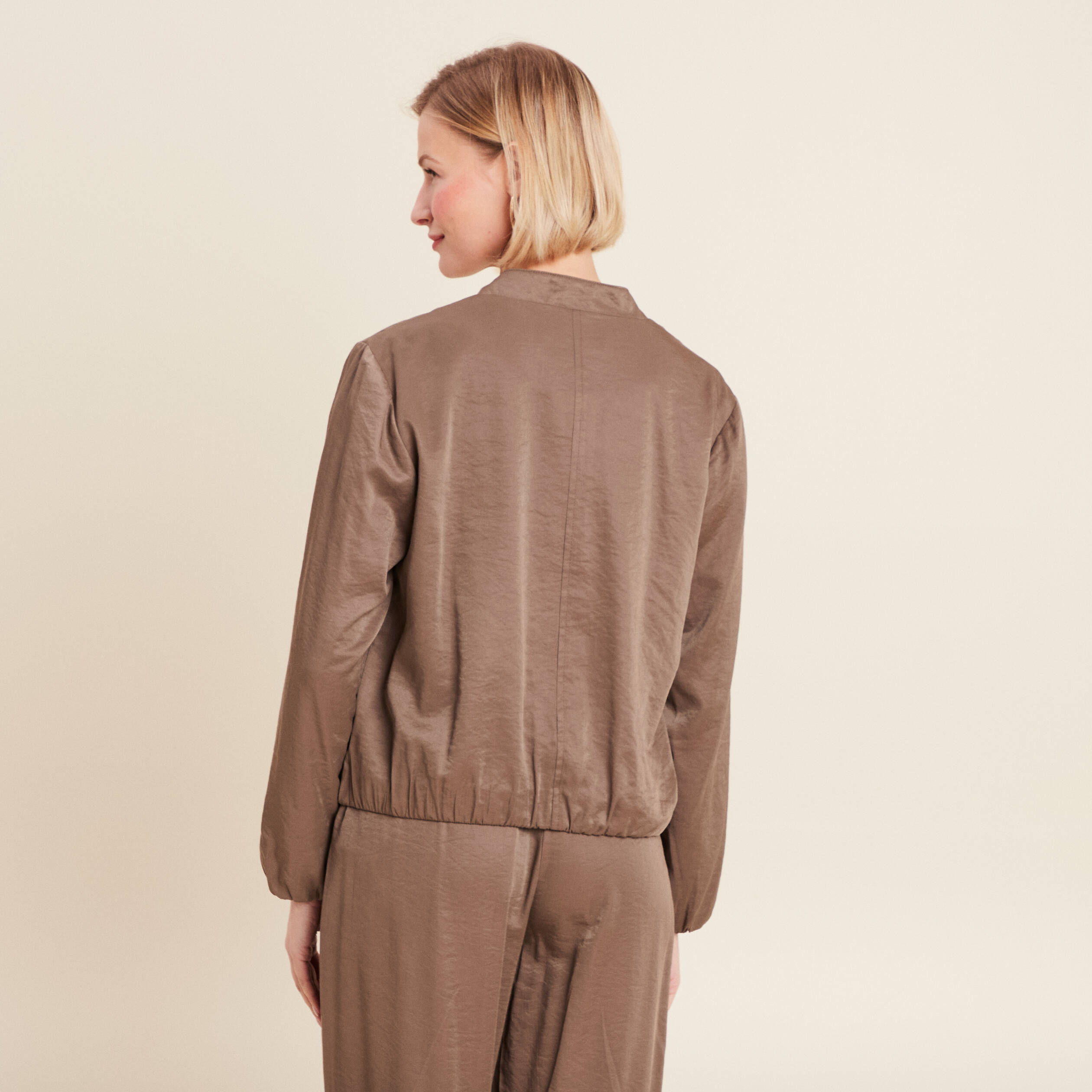 blouson boutonne satin taupe femme Blouson boutonné satin taupe femme