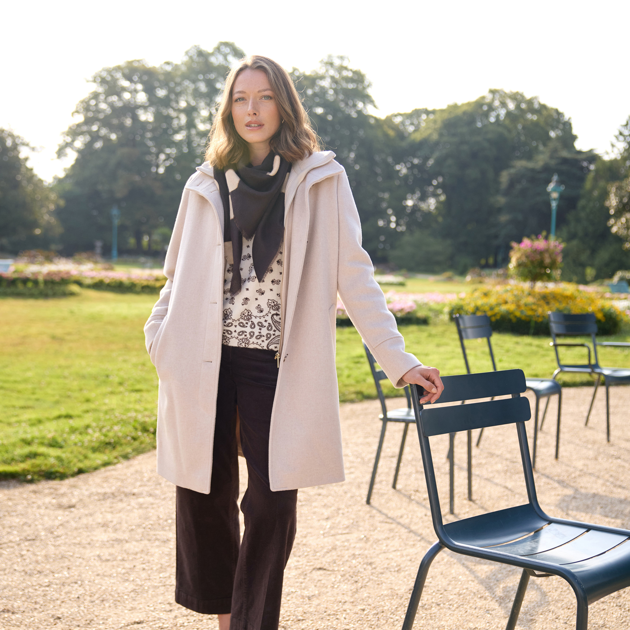 Manteau col montant doubl&eacute; creme femme