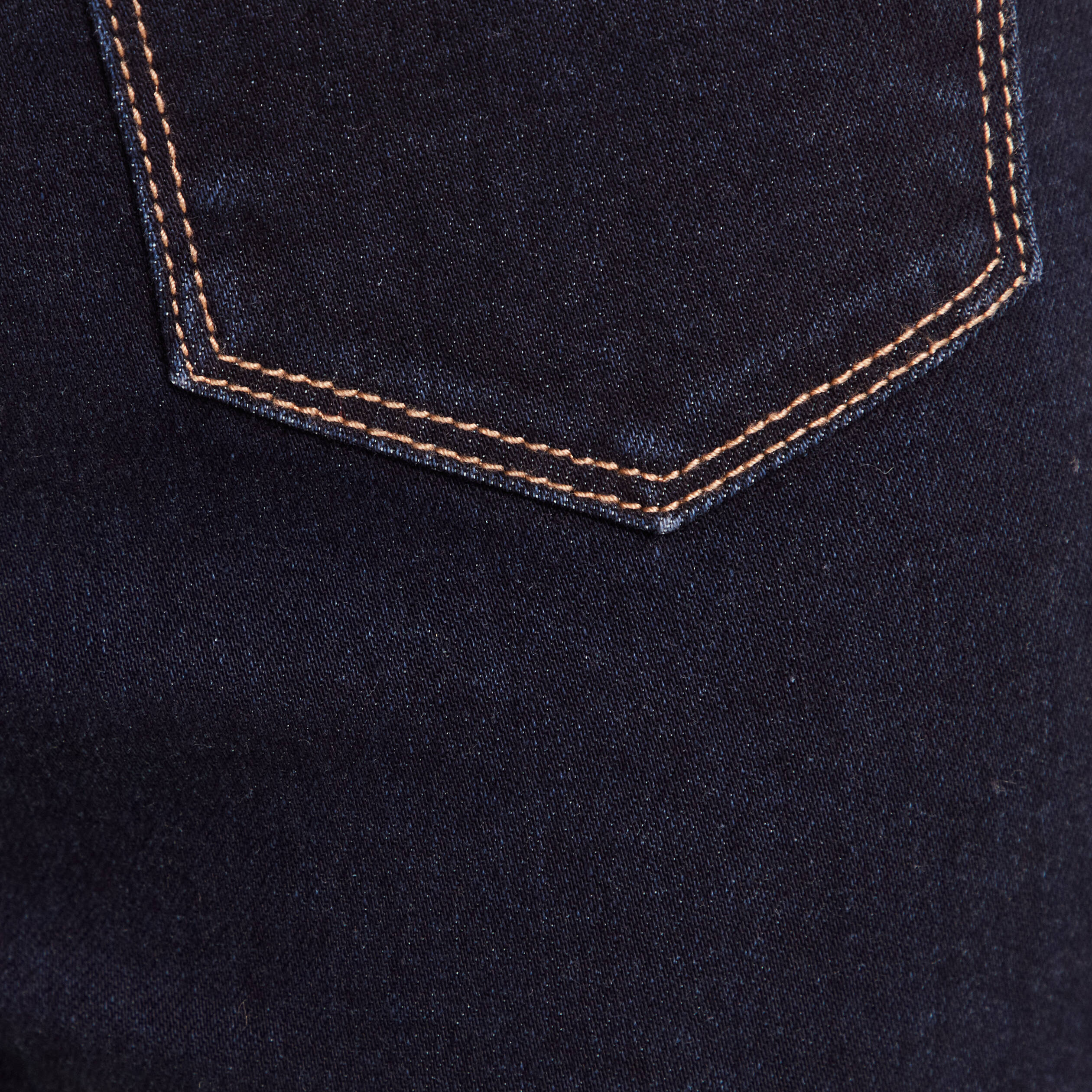 Jean ajust&eacute; taille haute longue denim brut femme
