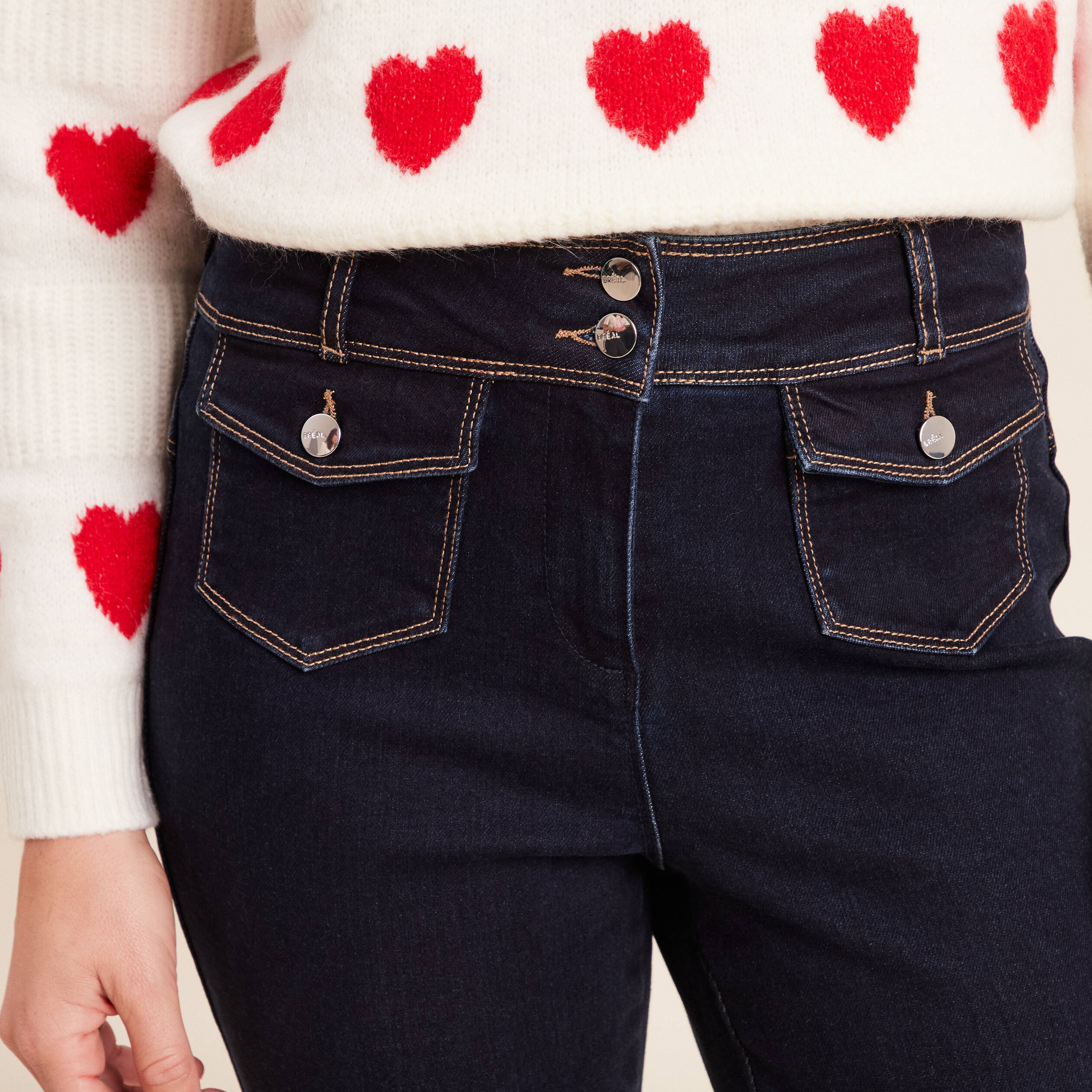 Jean ajust&eacute; taille haute longue denim brut femme