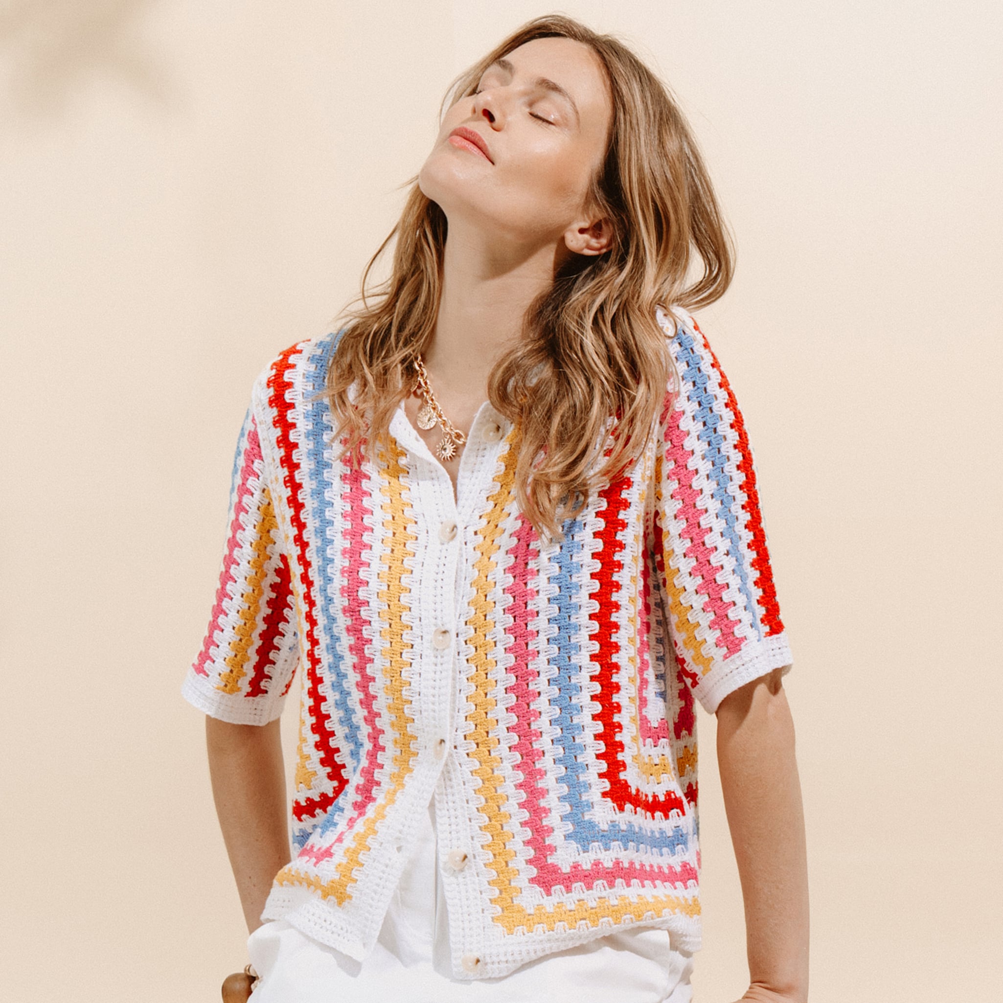 Polo manches courtes aspect macram&eacute; multicolore femme