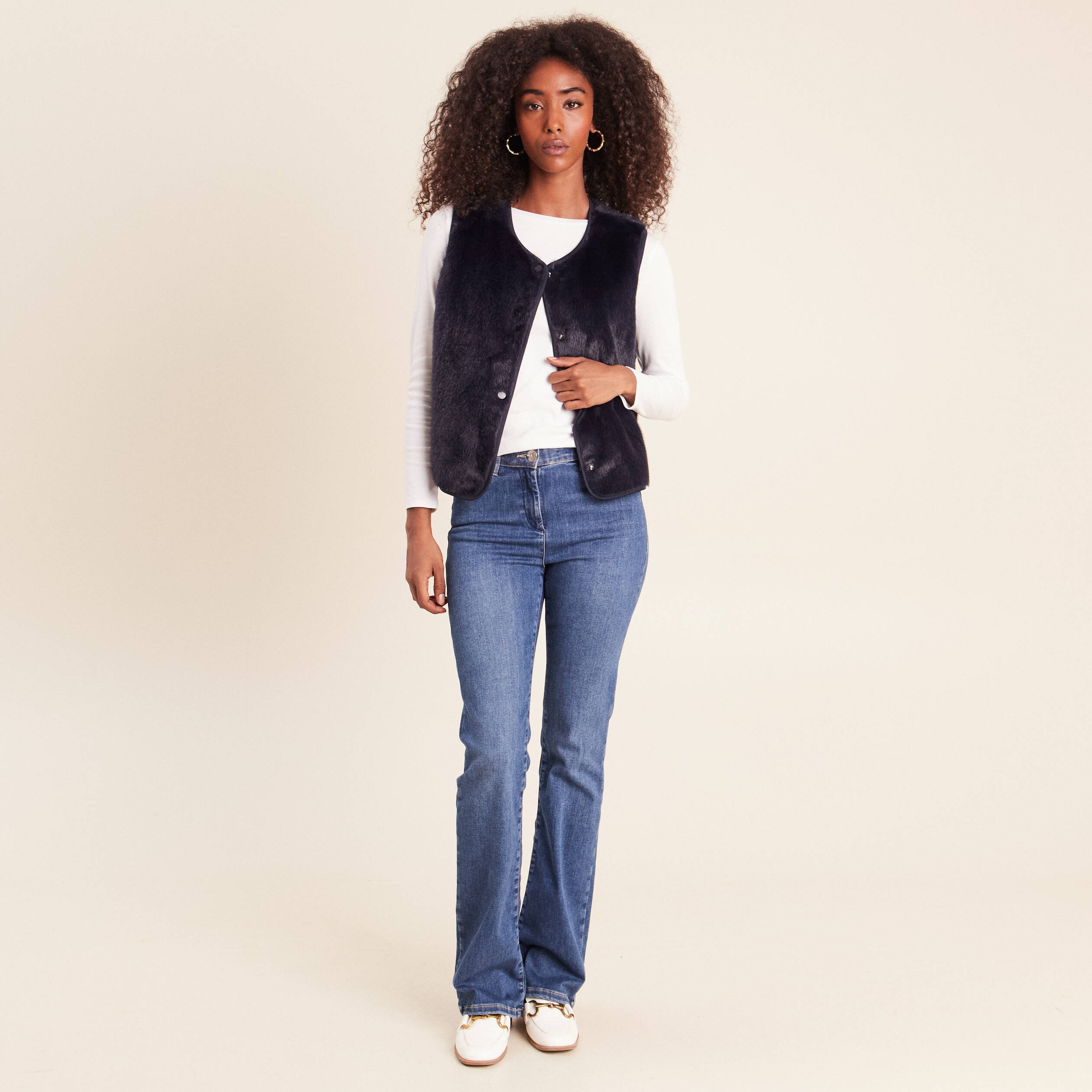 Gilet droit sans manches fausse fourrure bleu fonc&eacute; femme