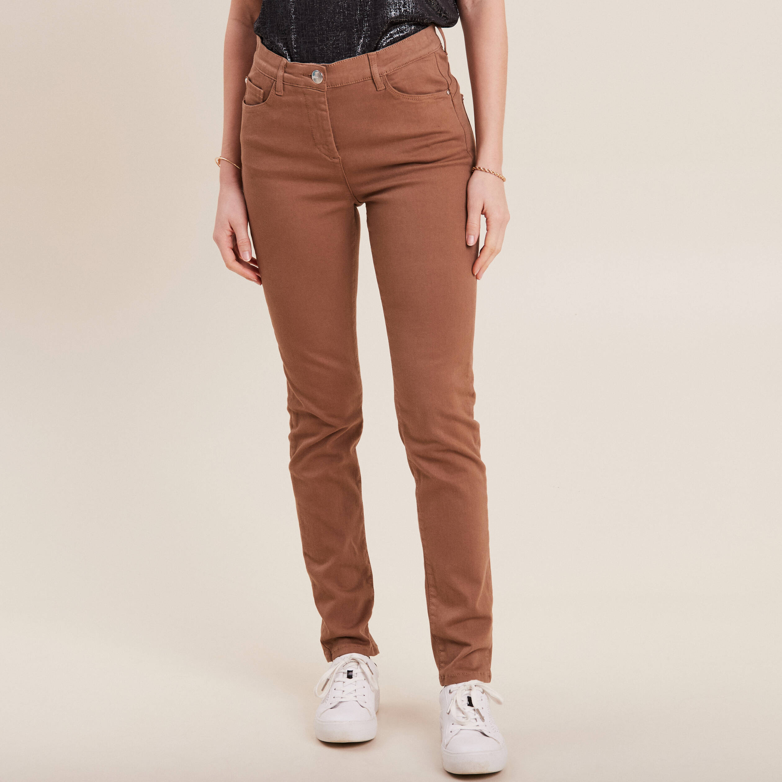Jean magique ajusté taille standard marron femme