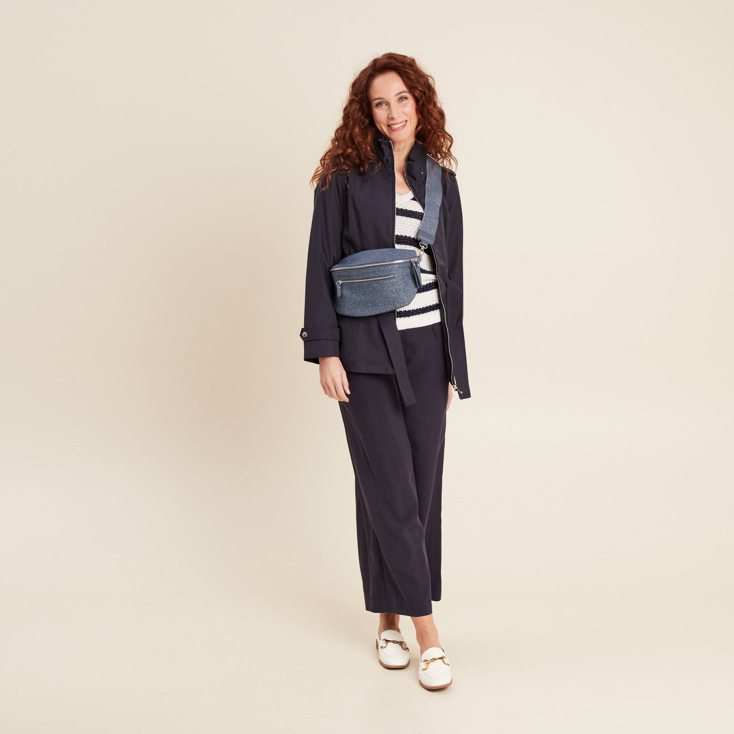 Parka droite ceinturée bleu foncé femme