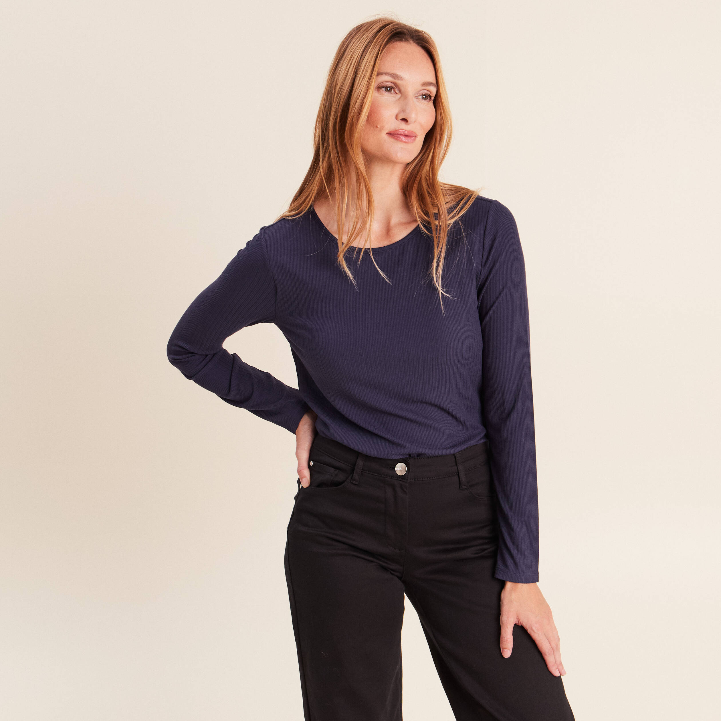 T-shirt ajust&eacute; col rond manches longues bleu marine femme