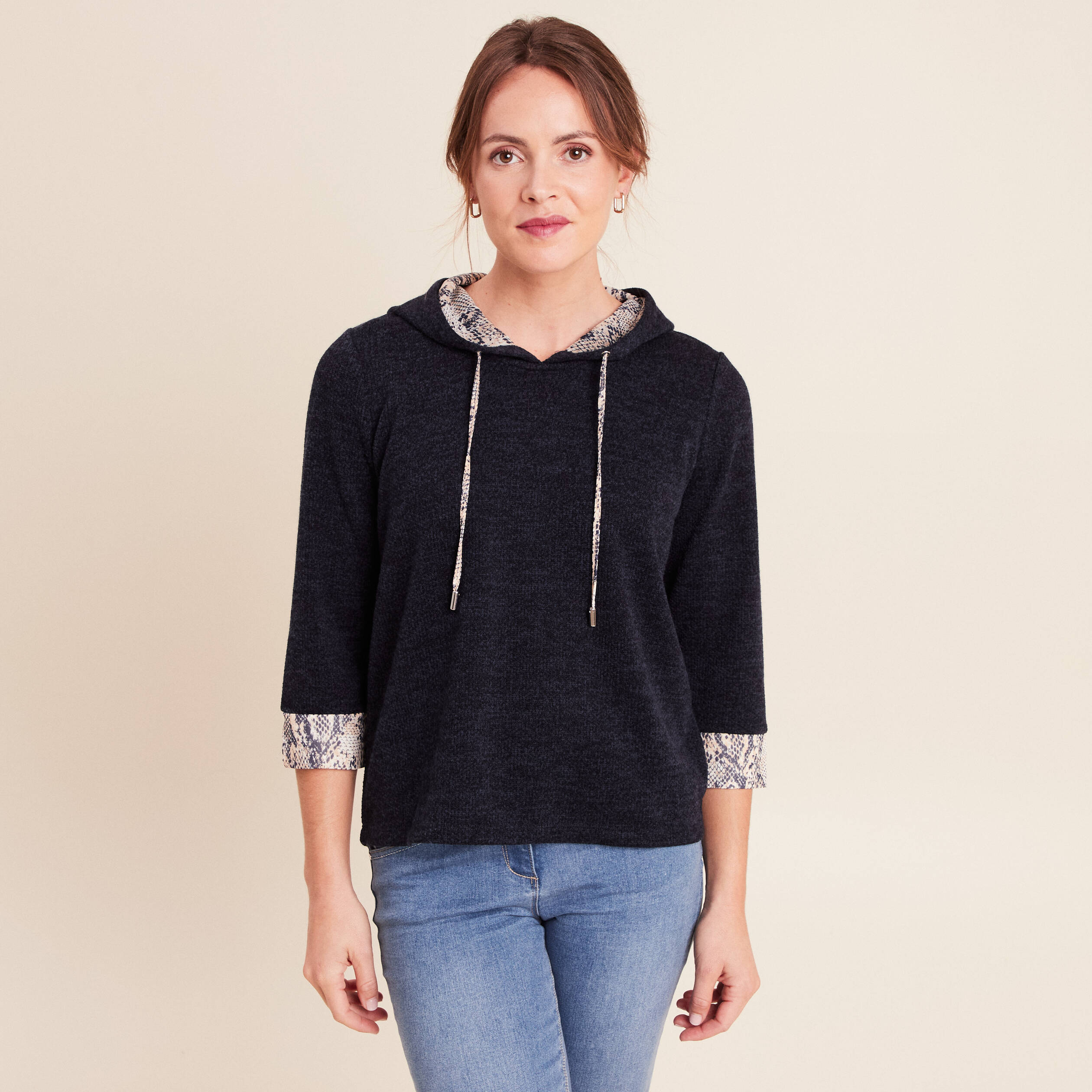 Sweat &agrave; capuche manches 3/4 bleu marine femme