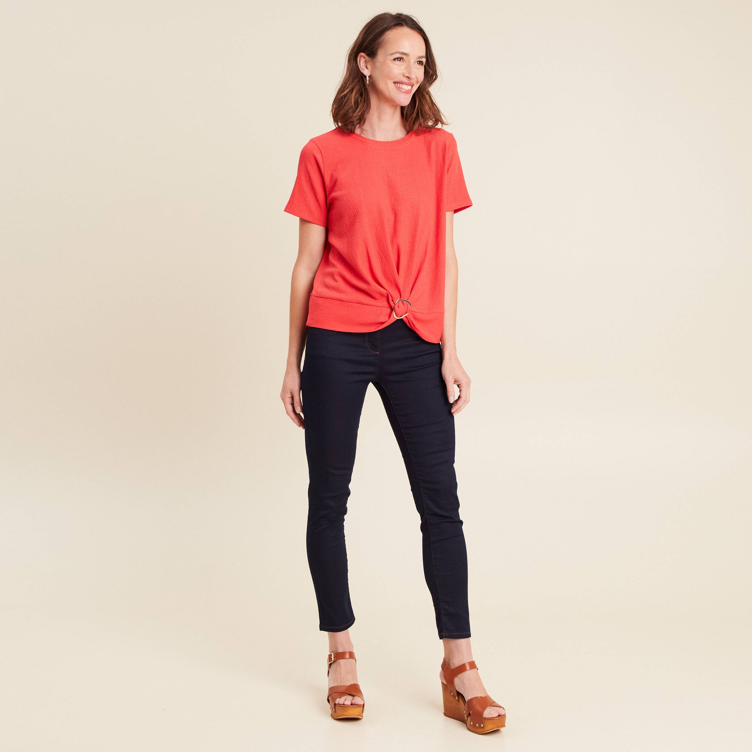 top court bas resserre col rond rouge corail femme Top court bas resserré col rond rouge corail femme