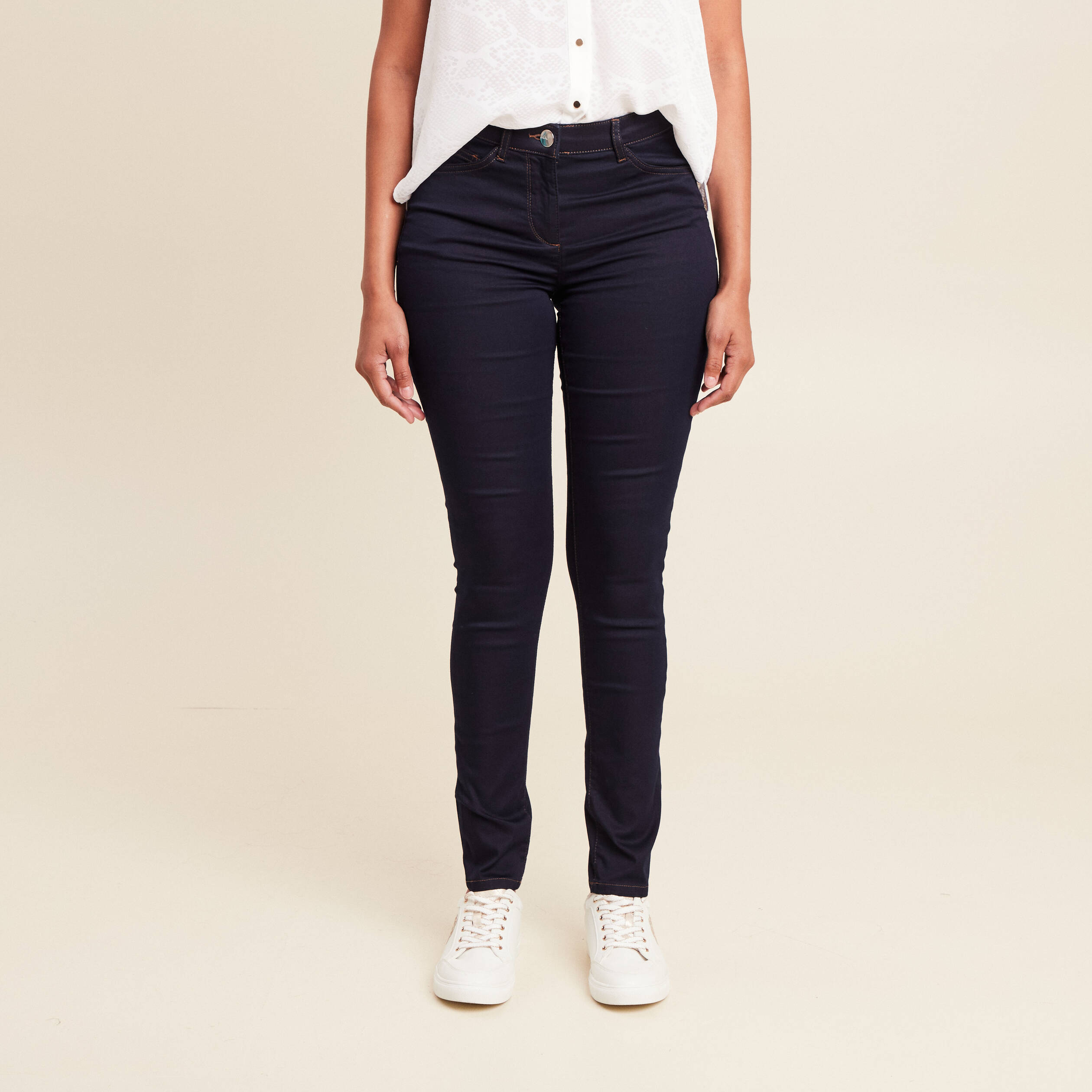 Jean magique Le L&eacute;ger coupe ajust&eacute;e long denim brut femme