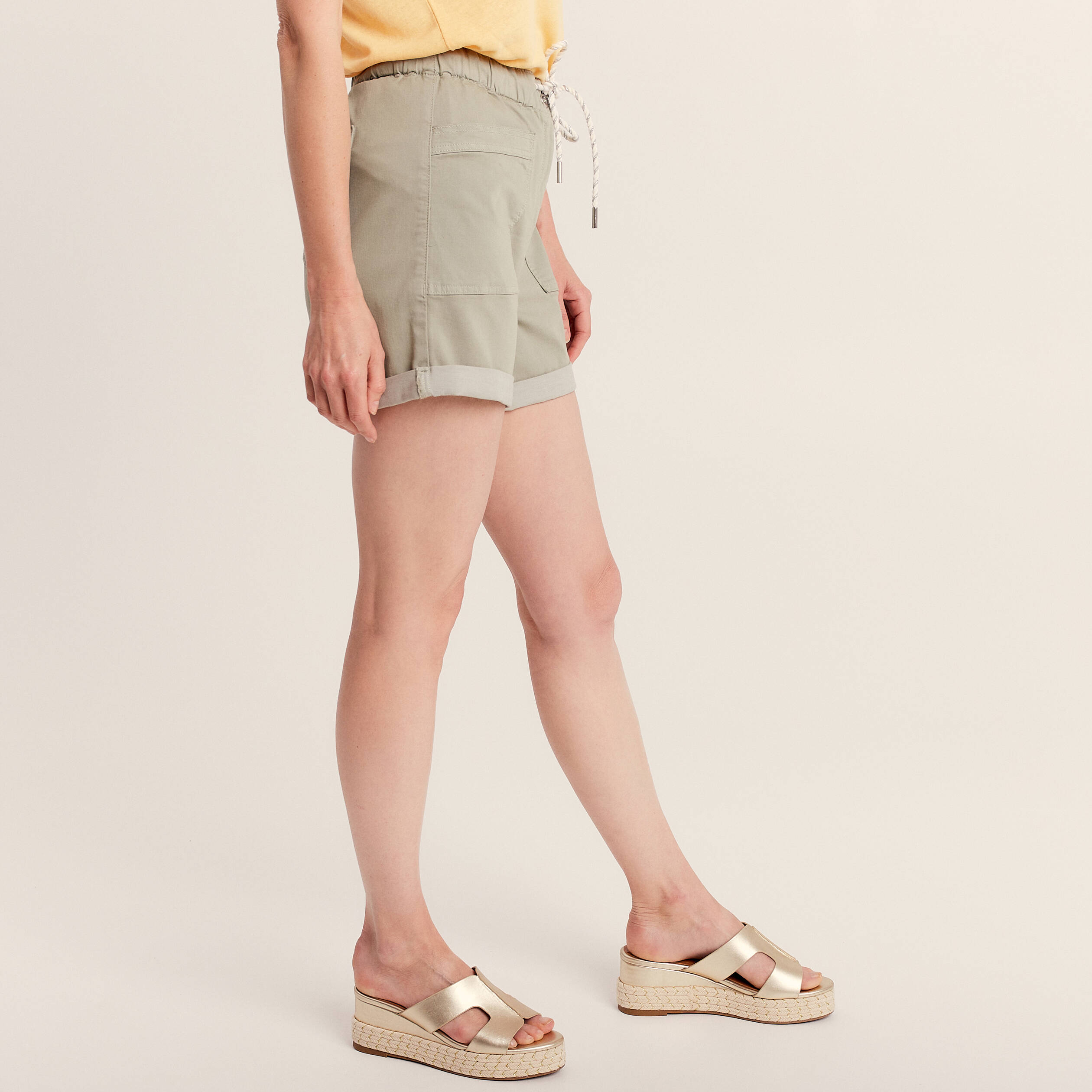 Short droit taille &eacute;lastiqu&eacute;e vert clair femme