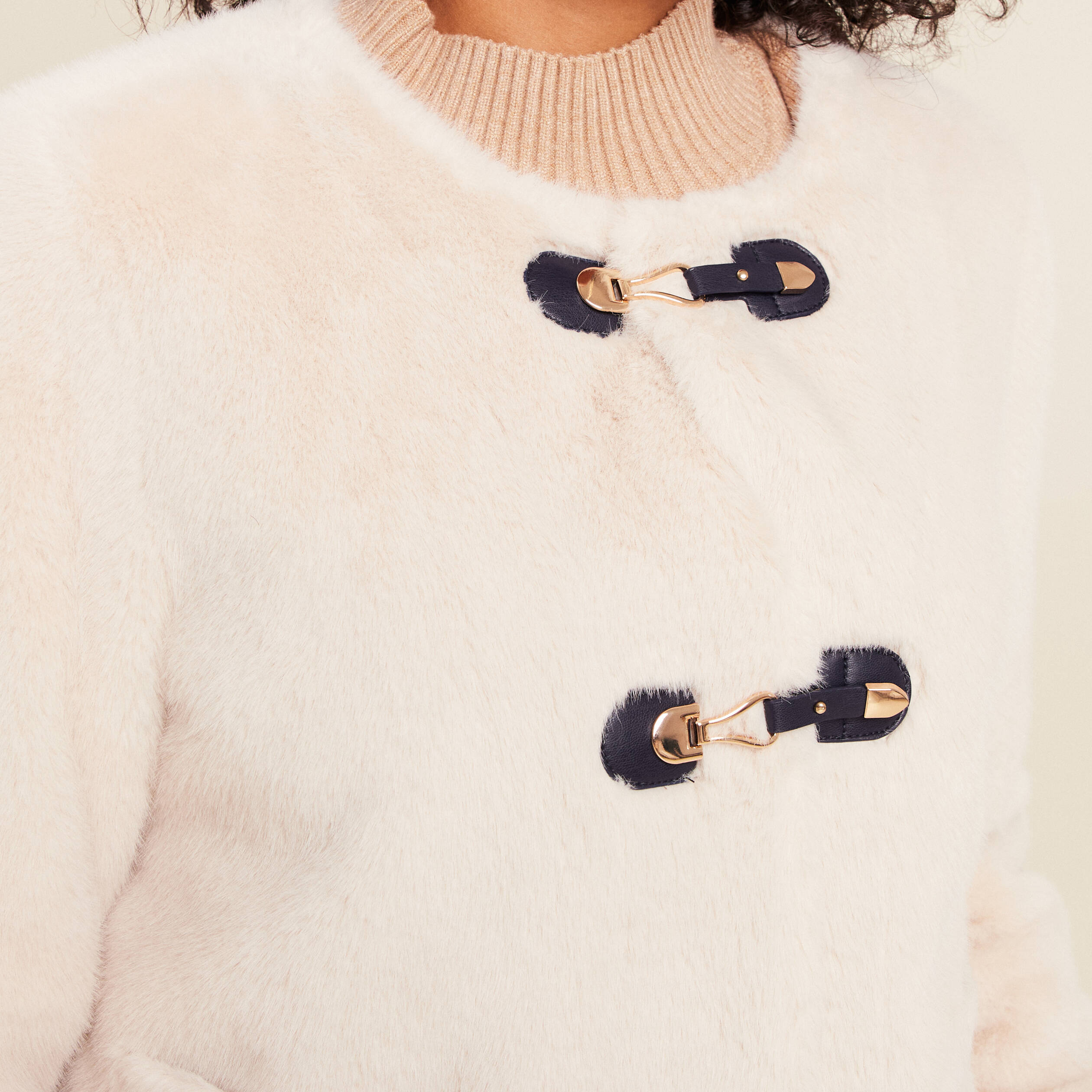 Manteau sans col en fausse fourrure ivoire femme Bréal