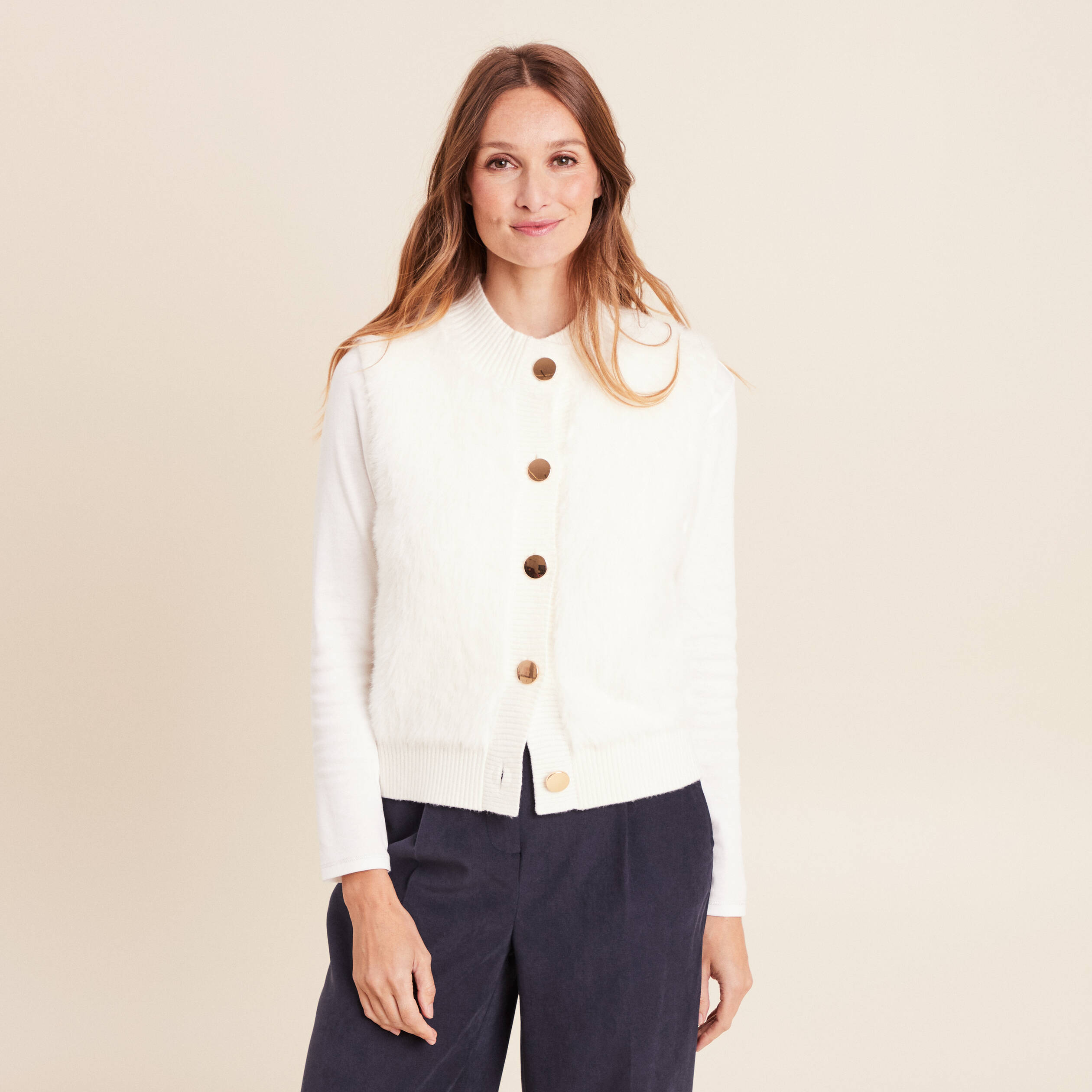 Gilet sans manches duveteux ecru femme