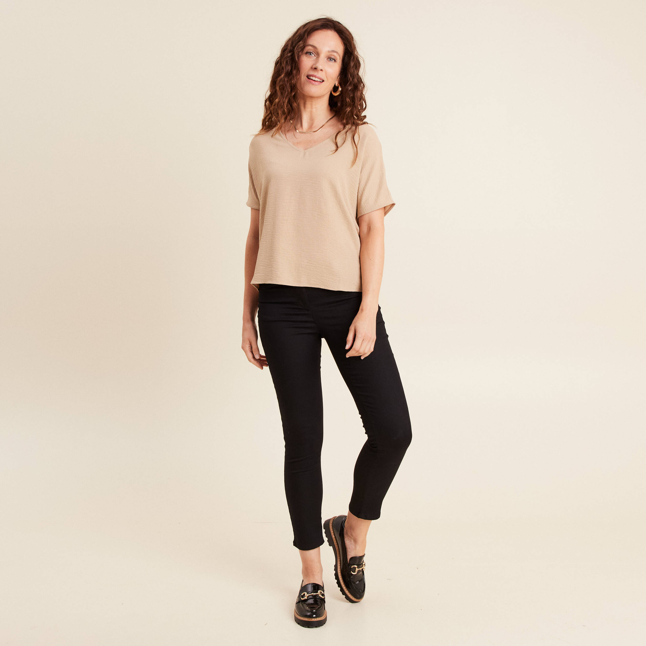 Blouse col v manches 3/4 brillante sable femme