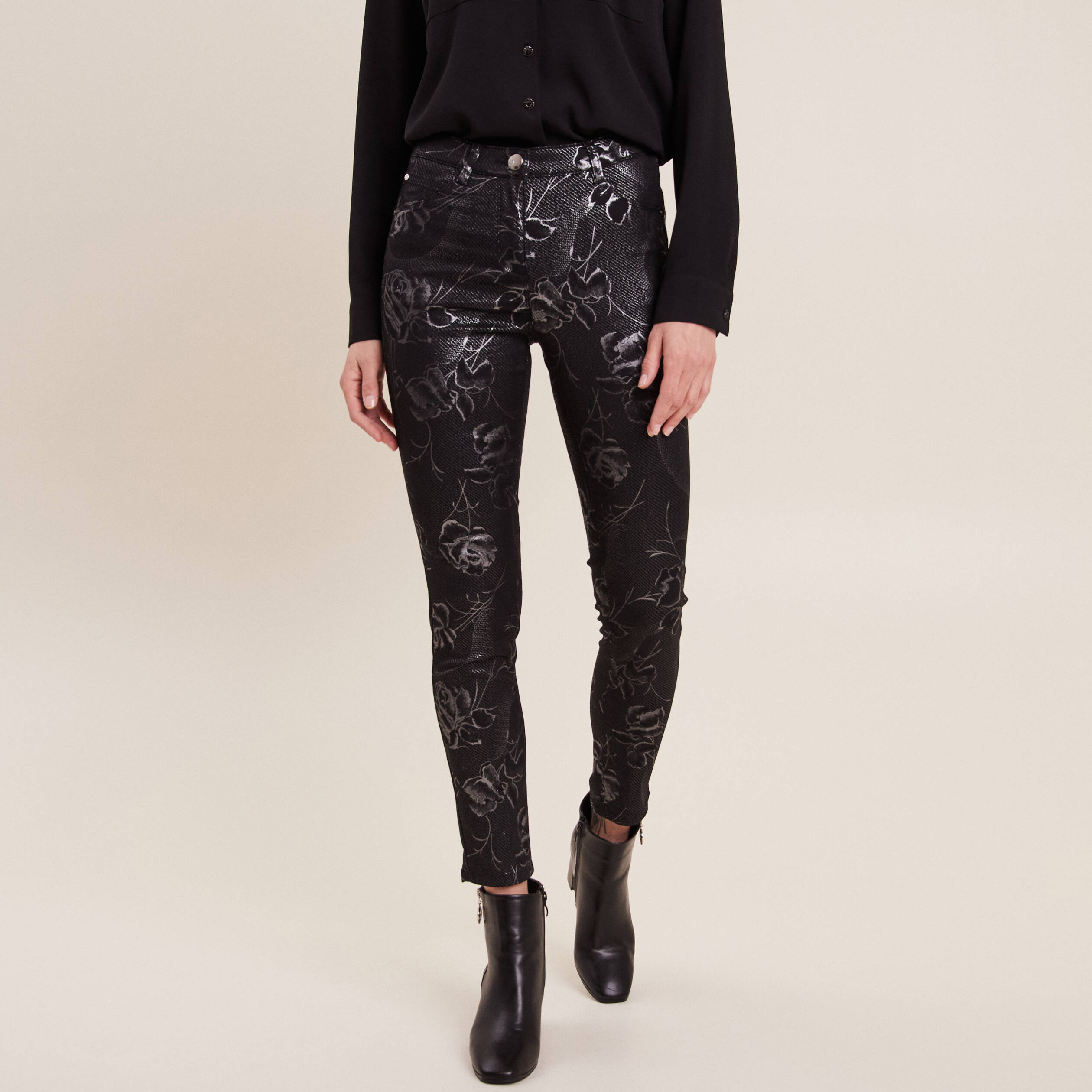 Pantalon ajusté enduit 7/8ème noir femme