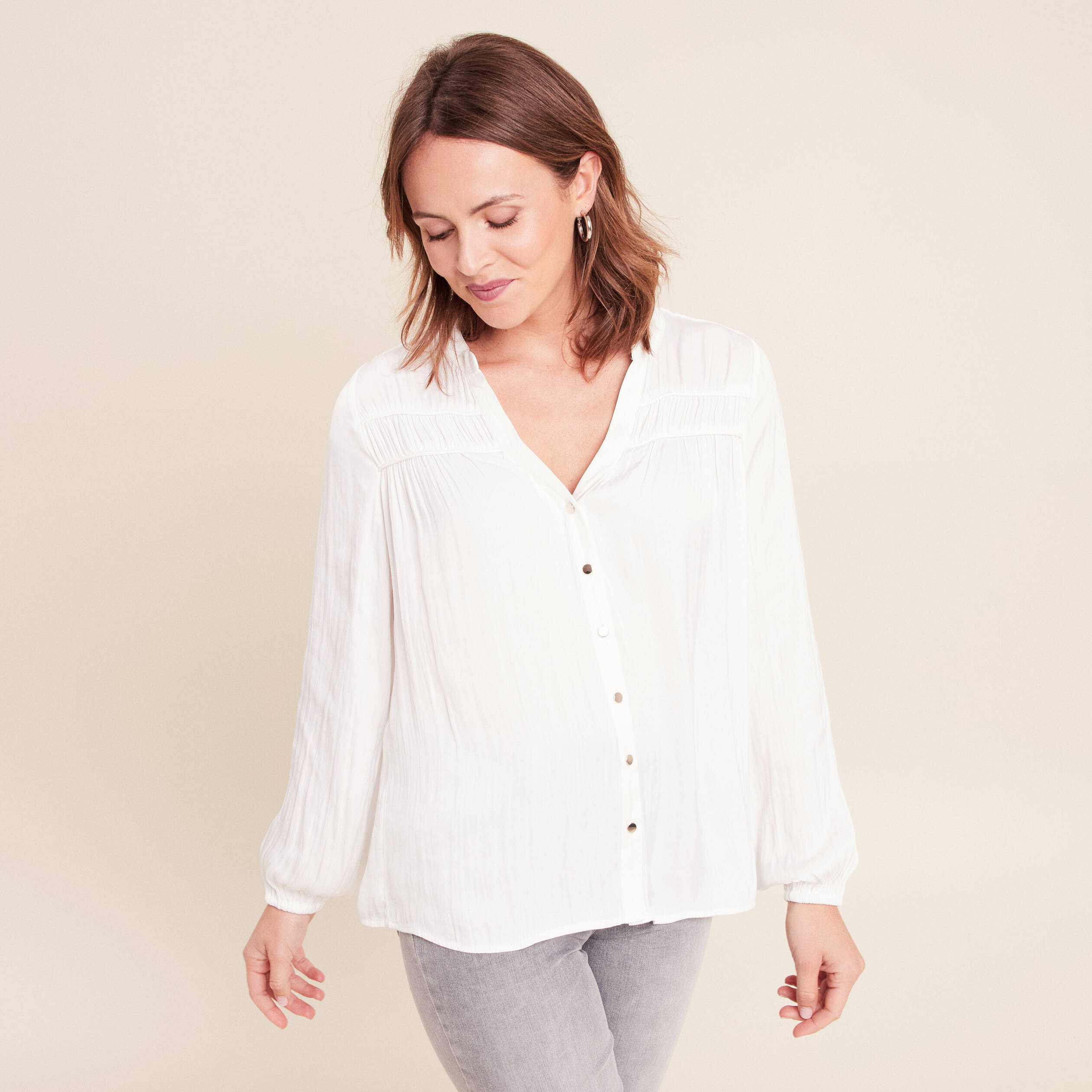 Blouse satin&eacute;e manches longues ecru femme