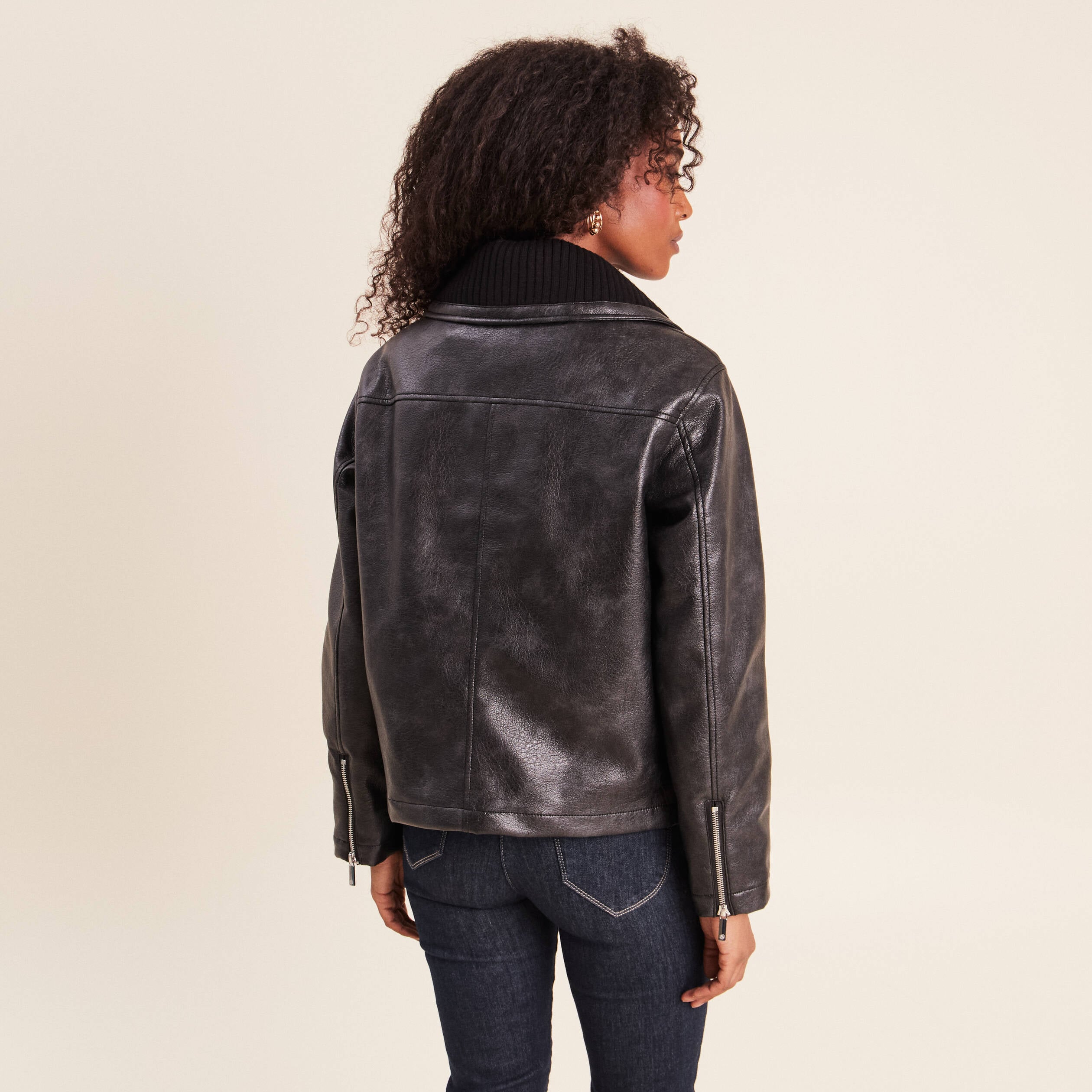 Veste ample col camionneur doubl&eacute;e noir femme