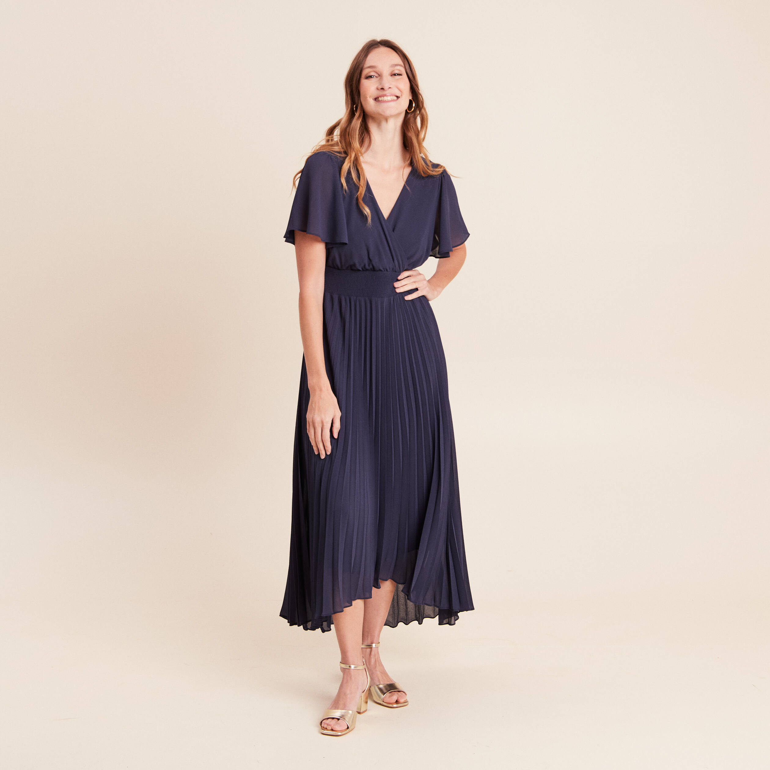 Robe longue &eacute;vas&eacute;e col v manches courtes bleu marine femme