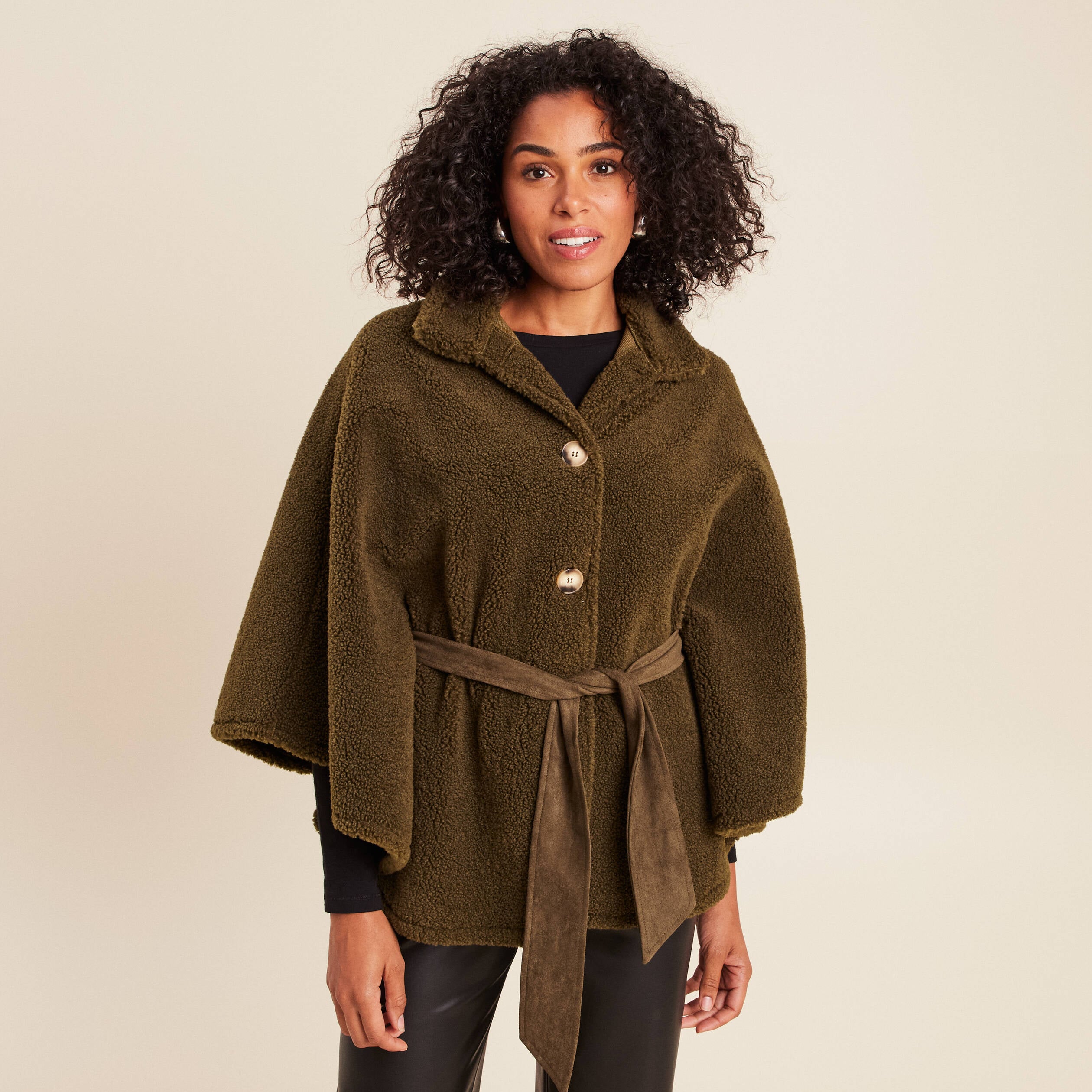 Poncho boutonn&eacute; ceintur&eacute; vert kaki femme
