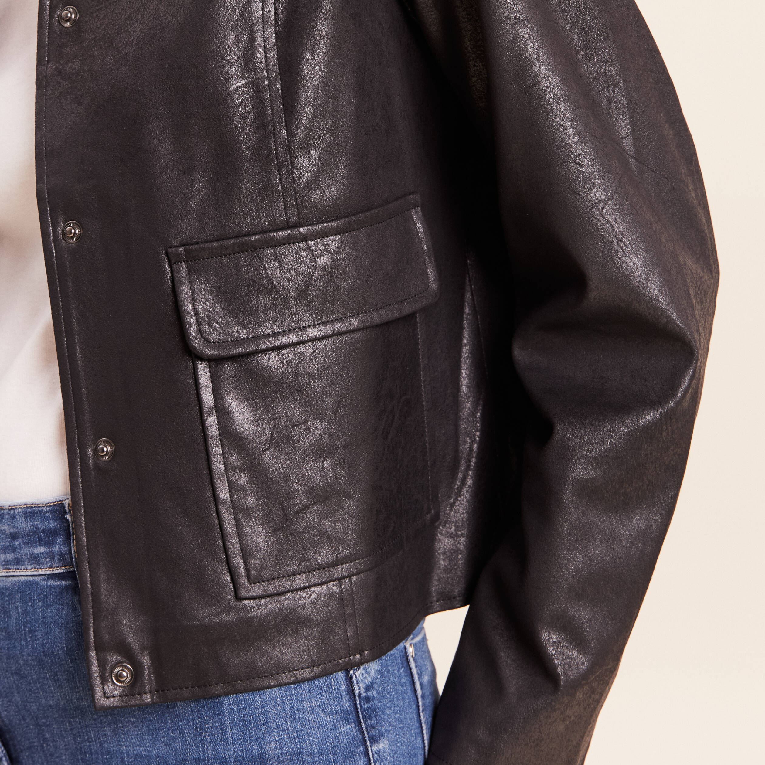 Veste courte droite aspect daim noir femme