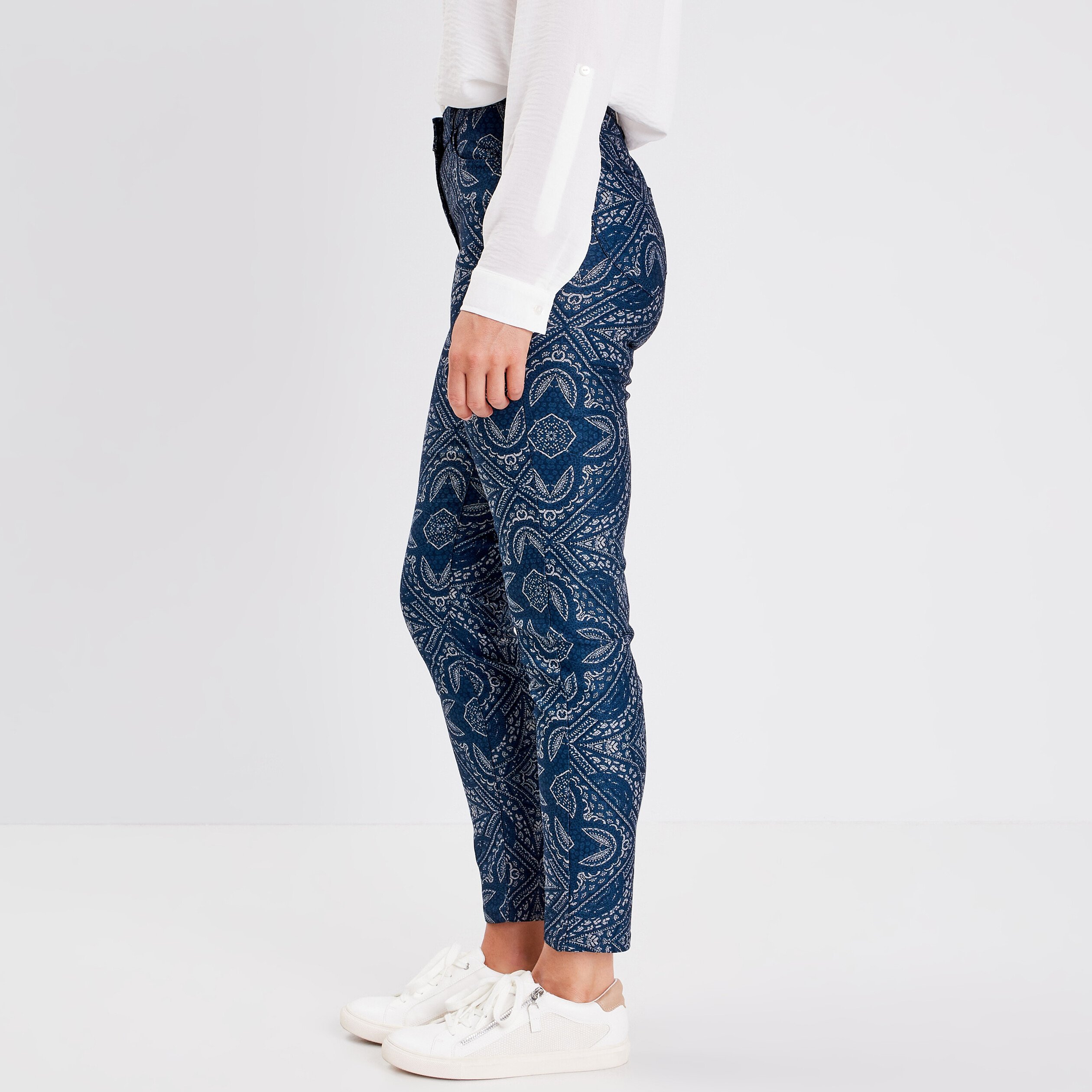 Pantalon ajusté bleu foncé femme