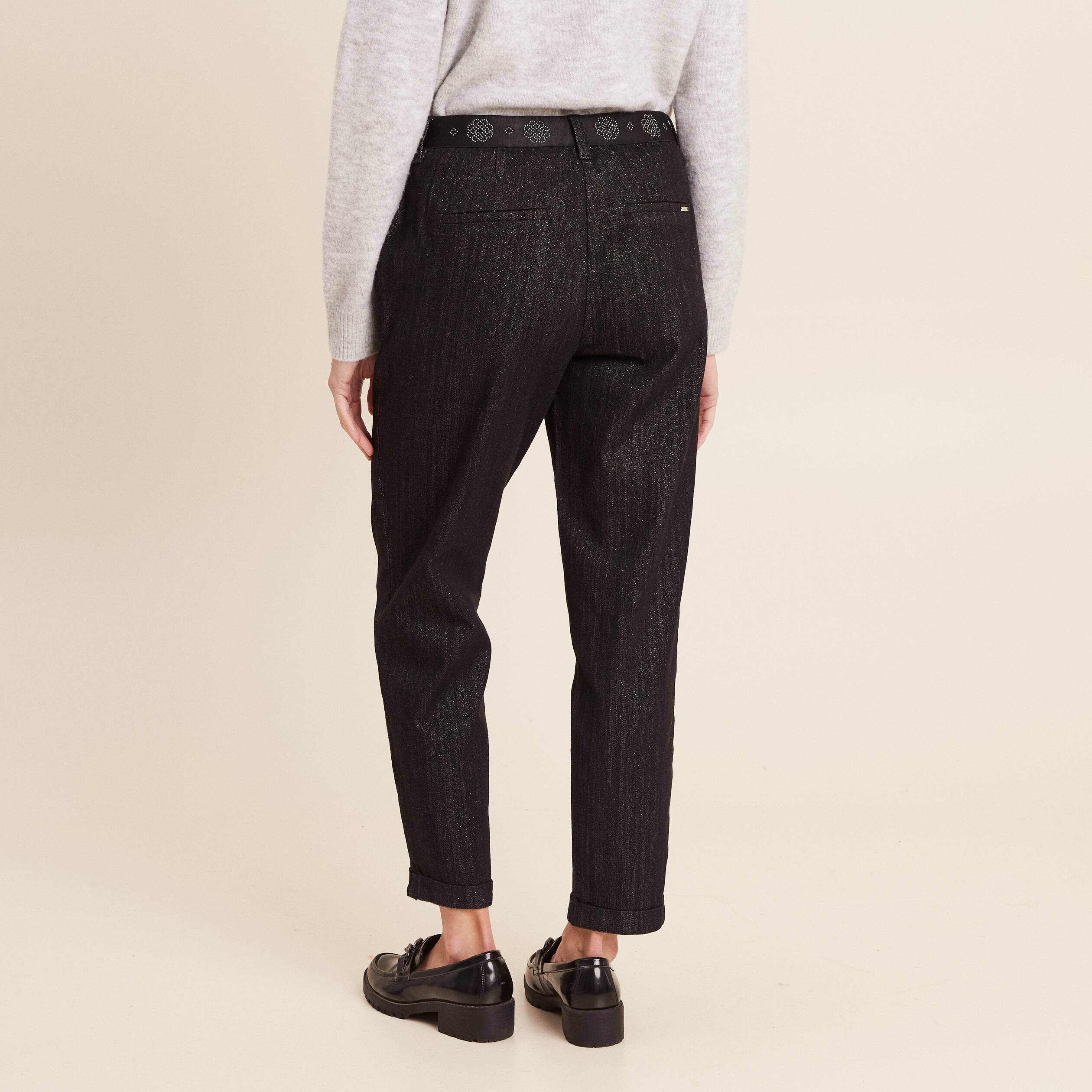 Jean carotte taille basculée noir femme