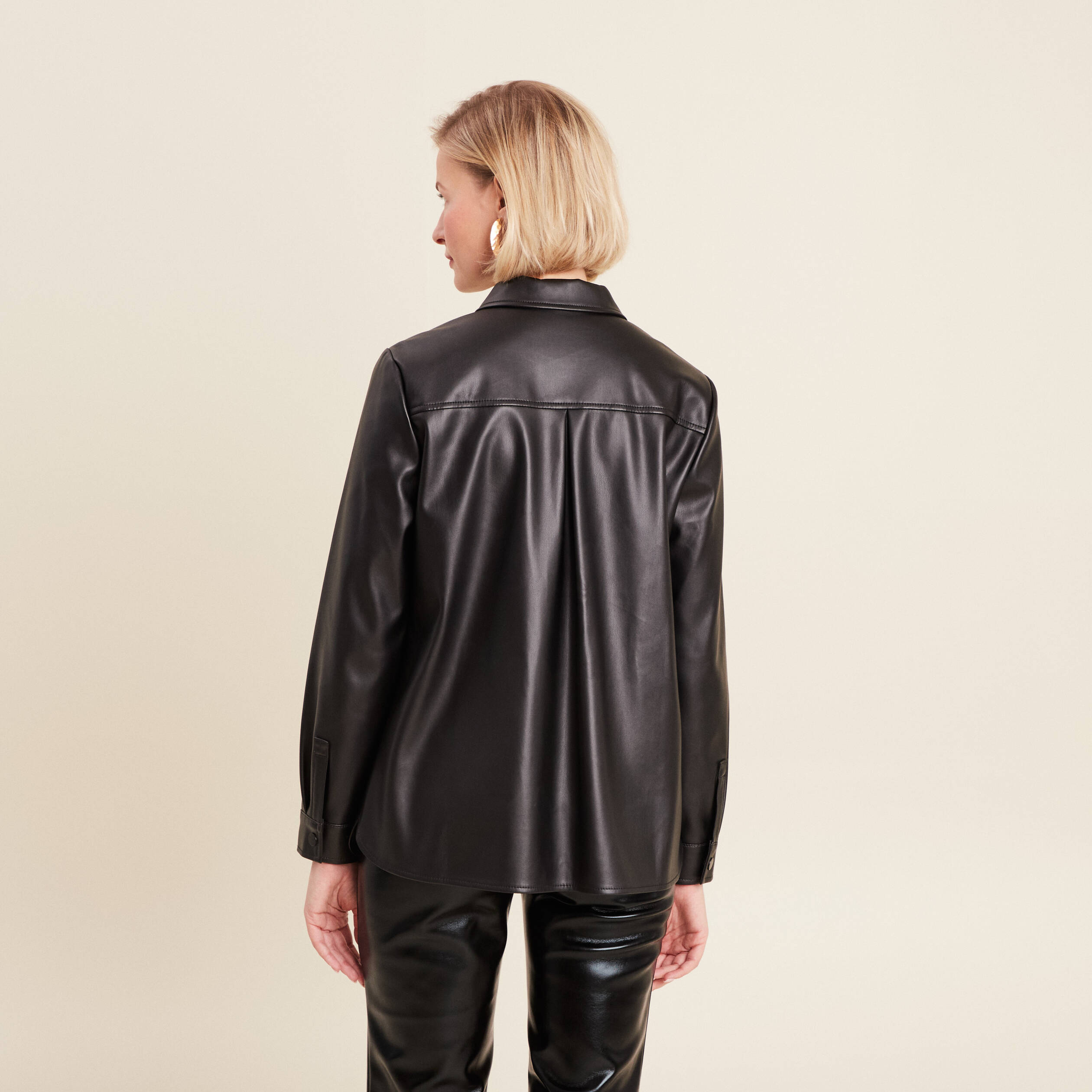 Chemise simili cuir noir femme