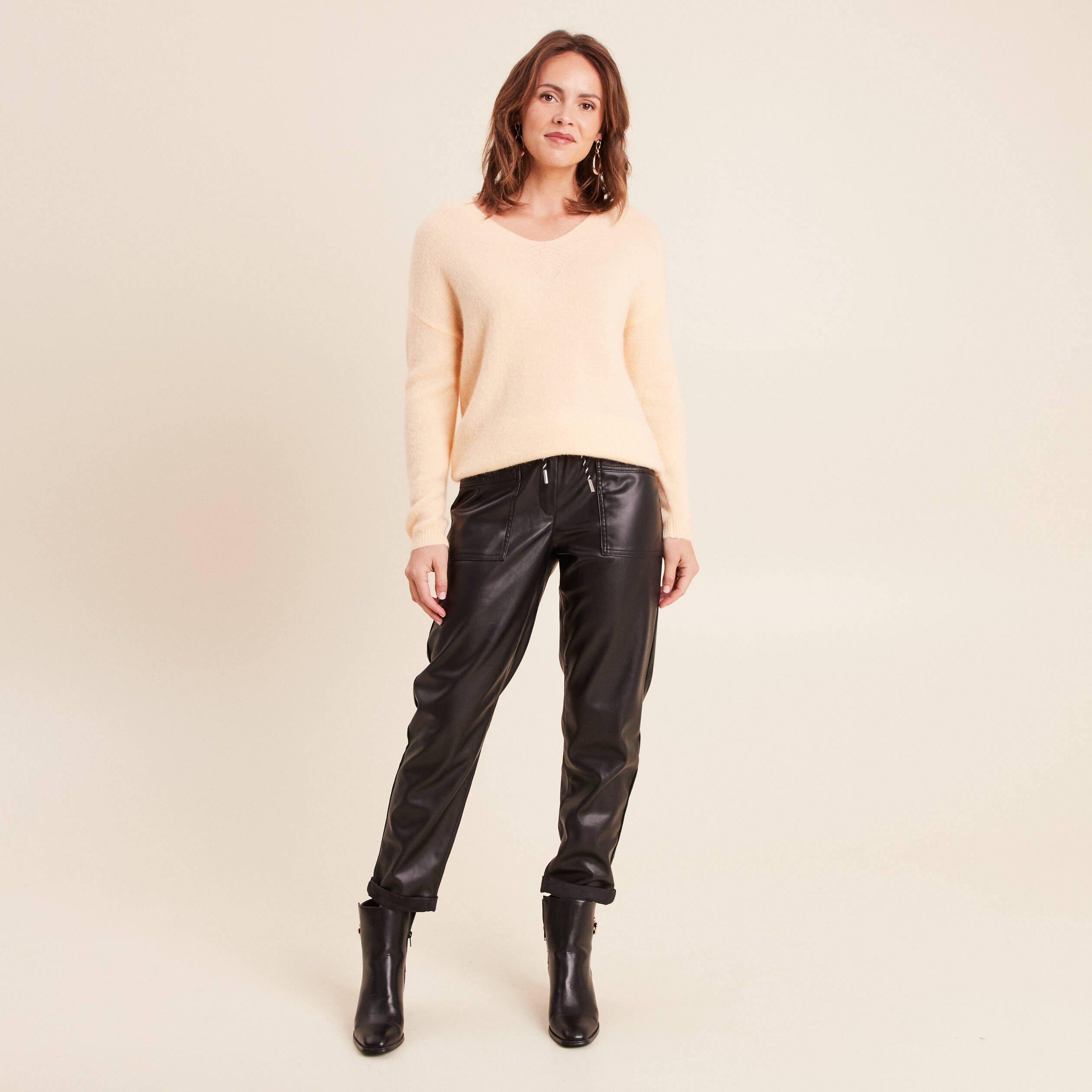 Pull col v orange abricot femme