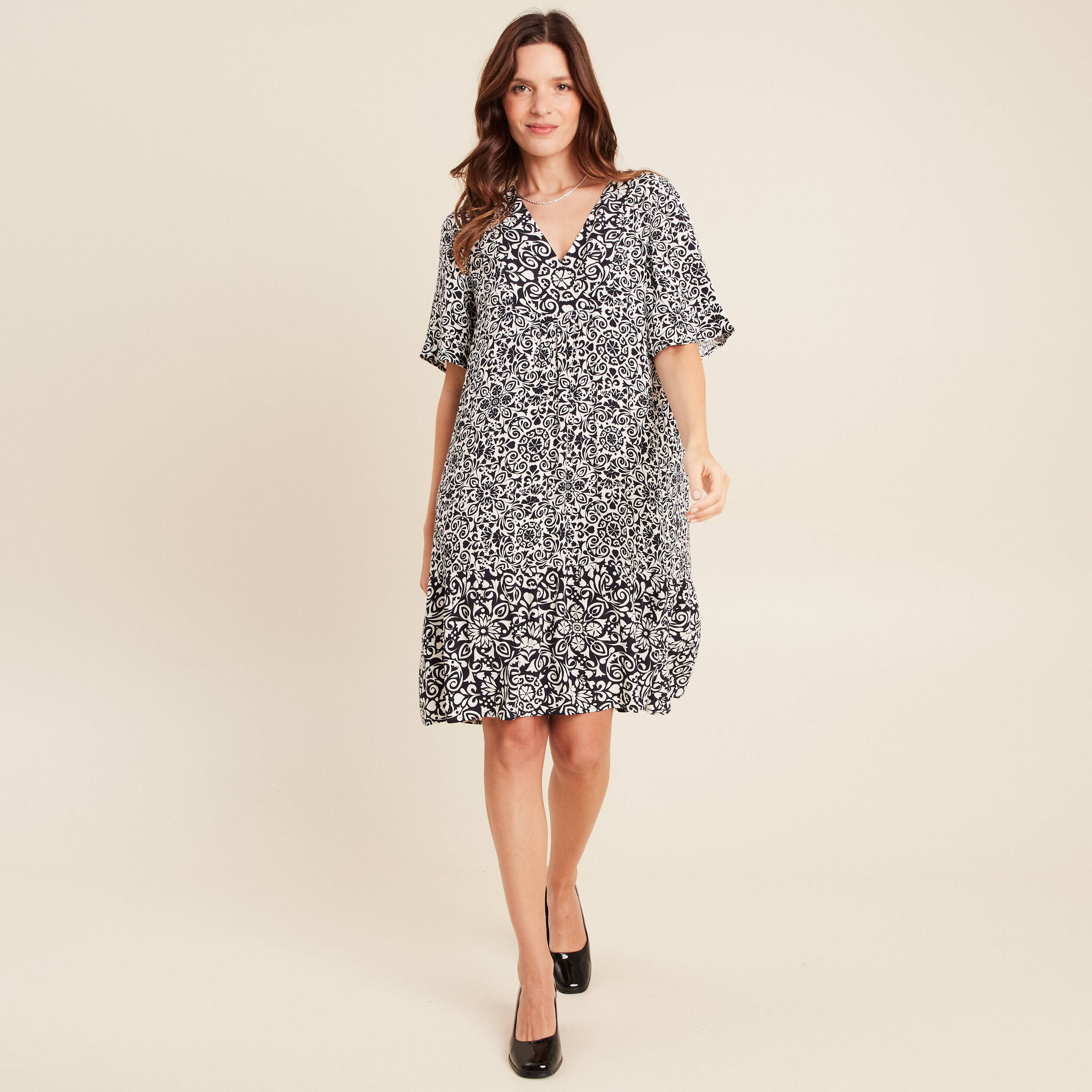 robe courte evasee col v bleu marine femme Robe courte évasée col V bleu marine femme
