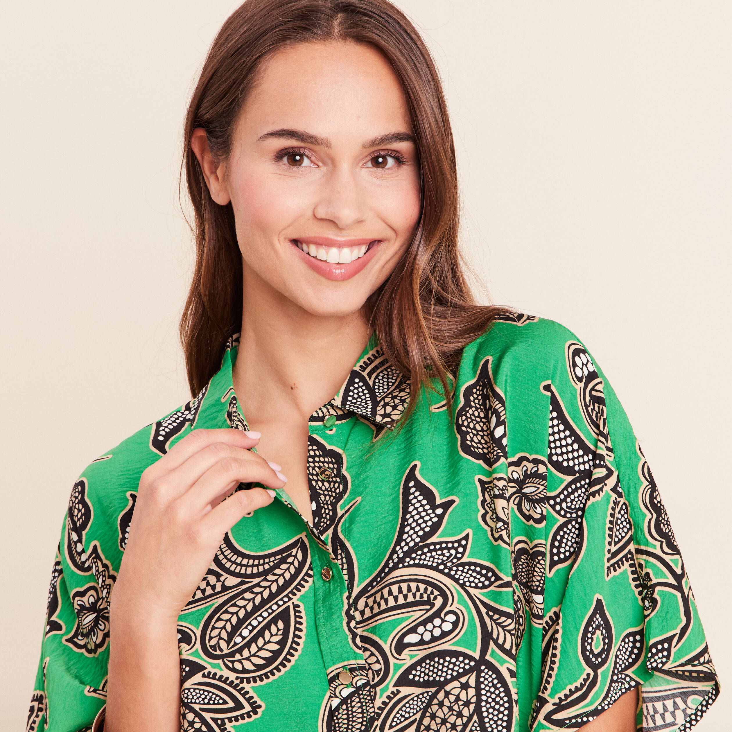 Chemise ample manches courtes fluide vert femme