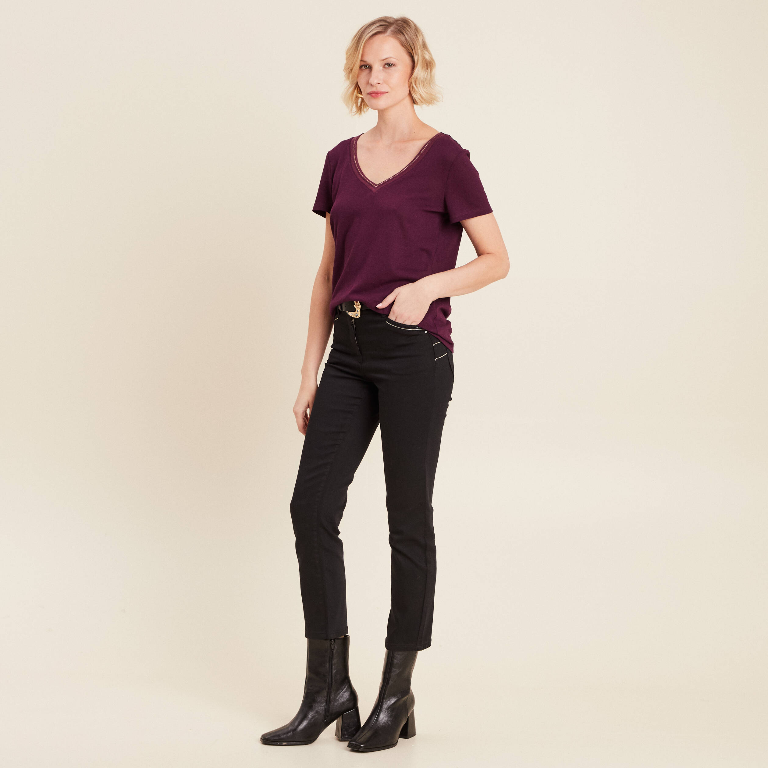 T-shirt manches courtes col en V violet foncé femme
