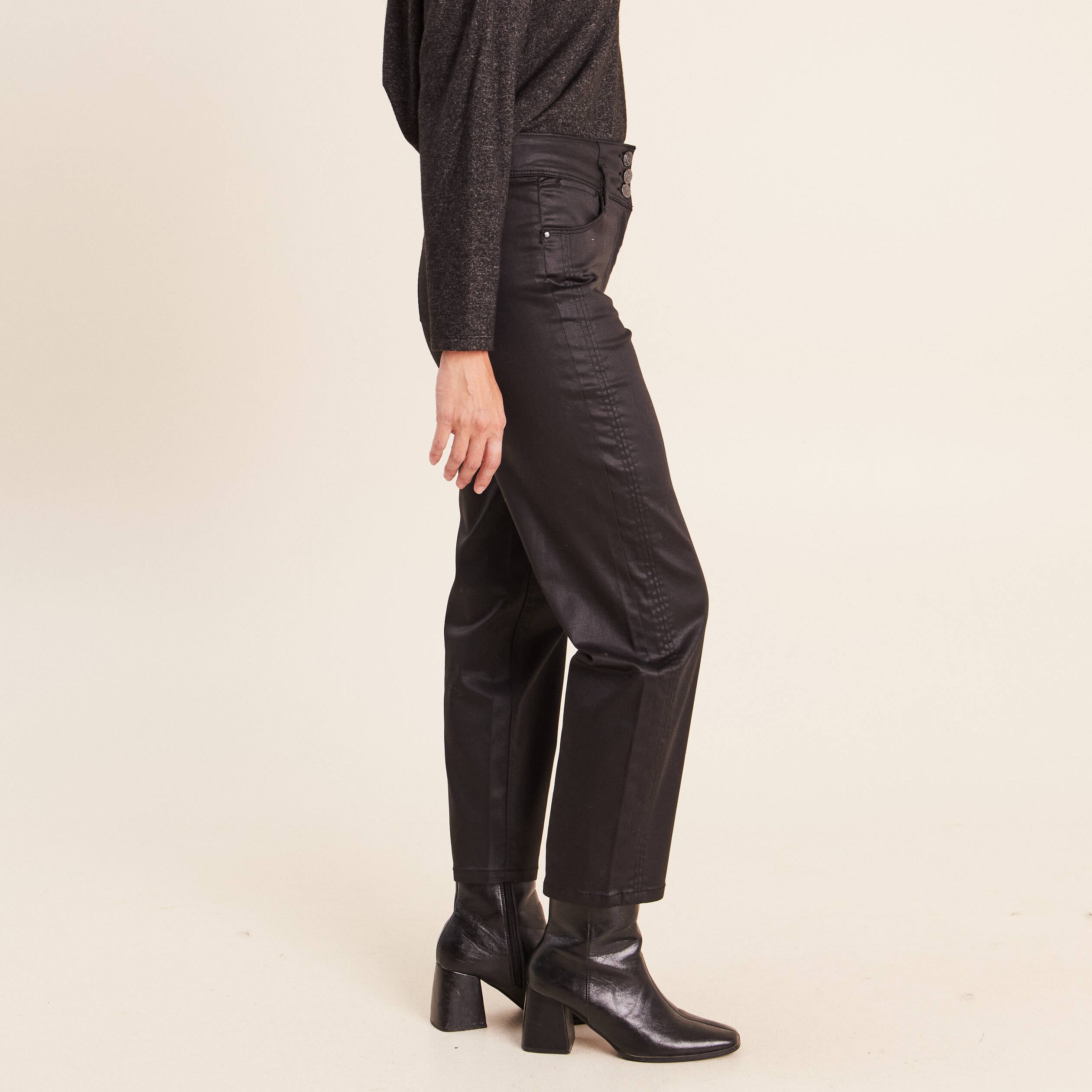 Pantalon enduit noir femme