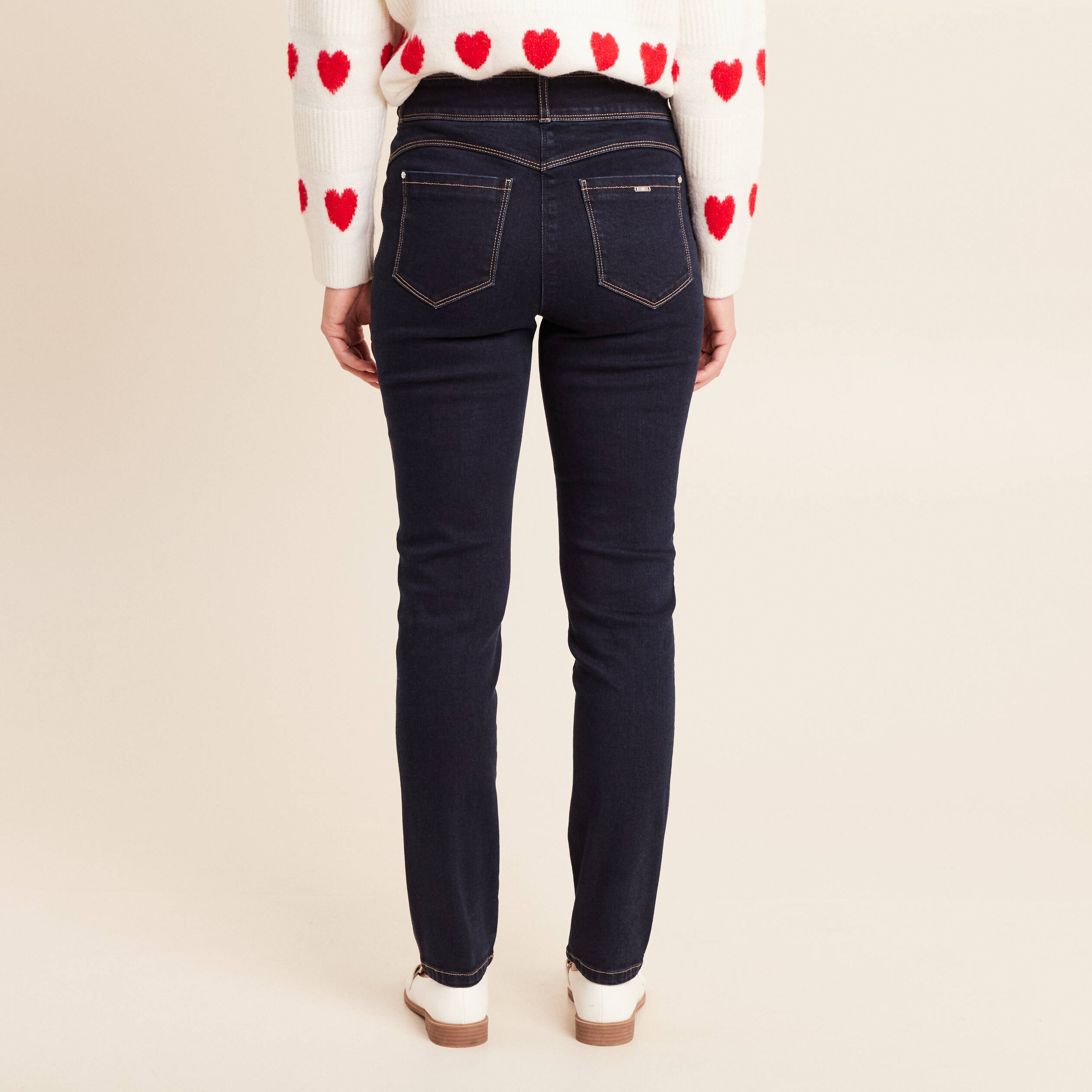 Jean ajust&eacute; taille haute longue denim brut femme