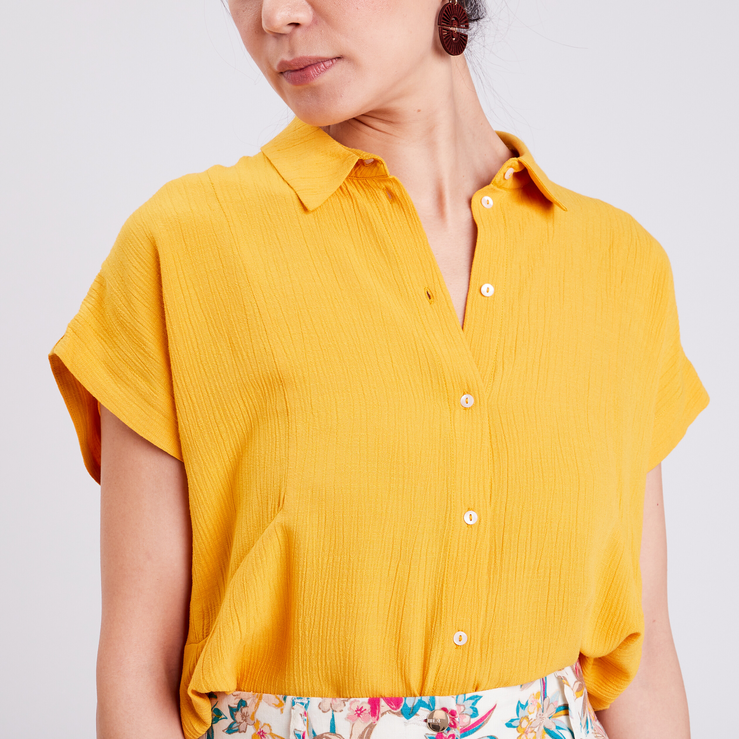 Chemise manches courtes jaune moutarde femme