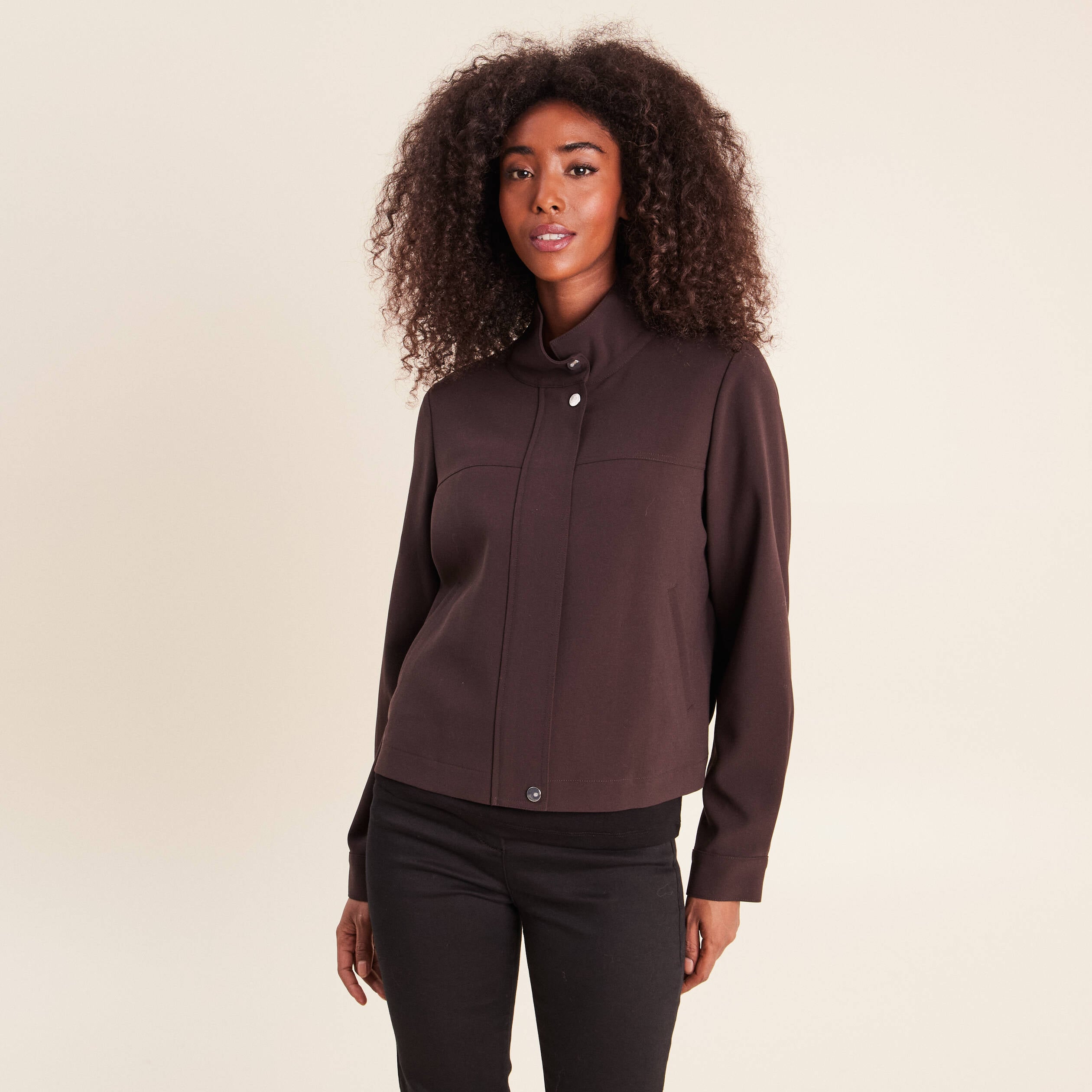 Veste ample courte col montant marron fonc&eacute; femme