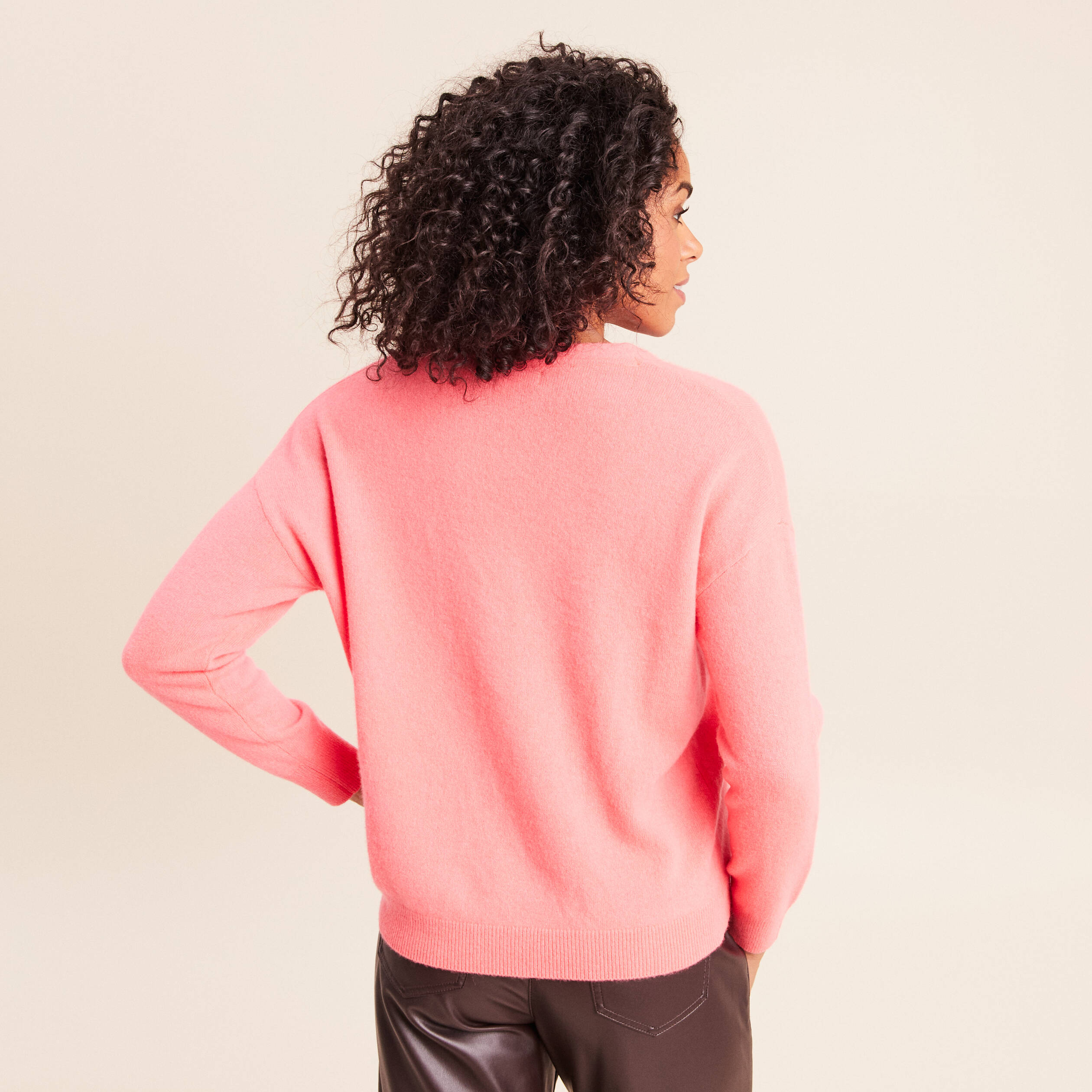Pull en cachemire col v rose vif femme