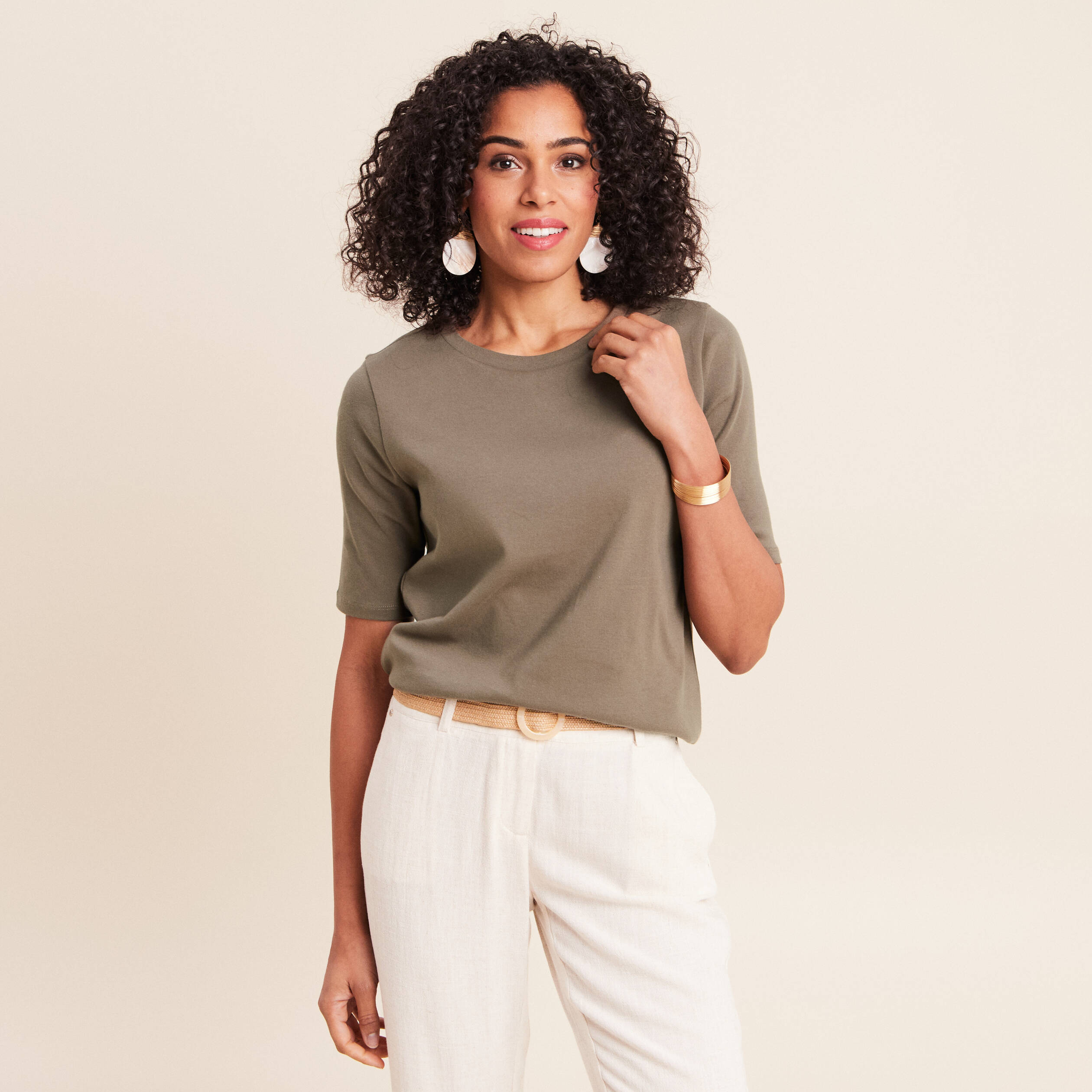 T-shirt ajust&eacute; col rond manches coudes vert kaki femme