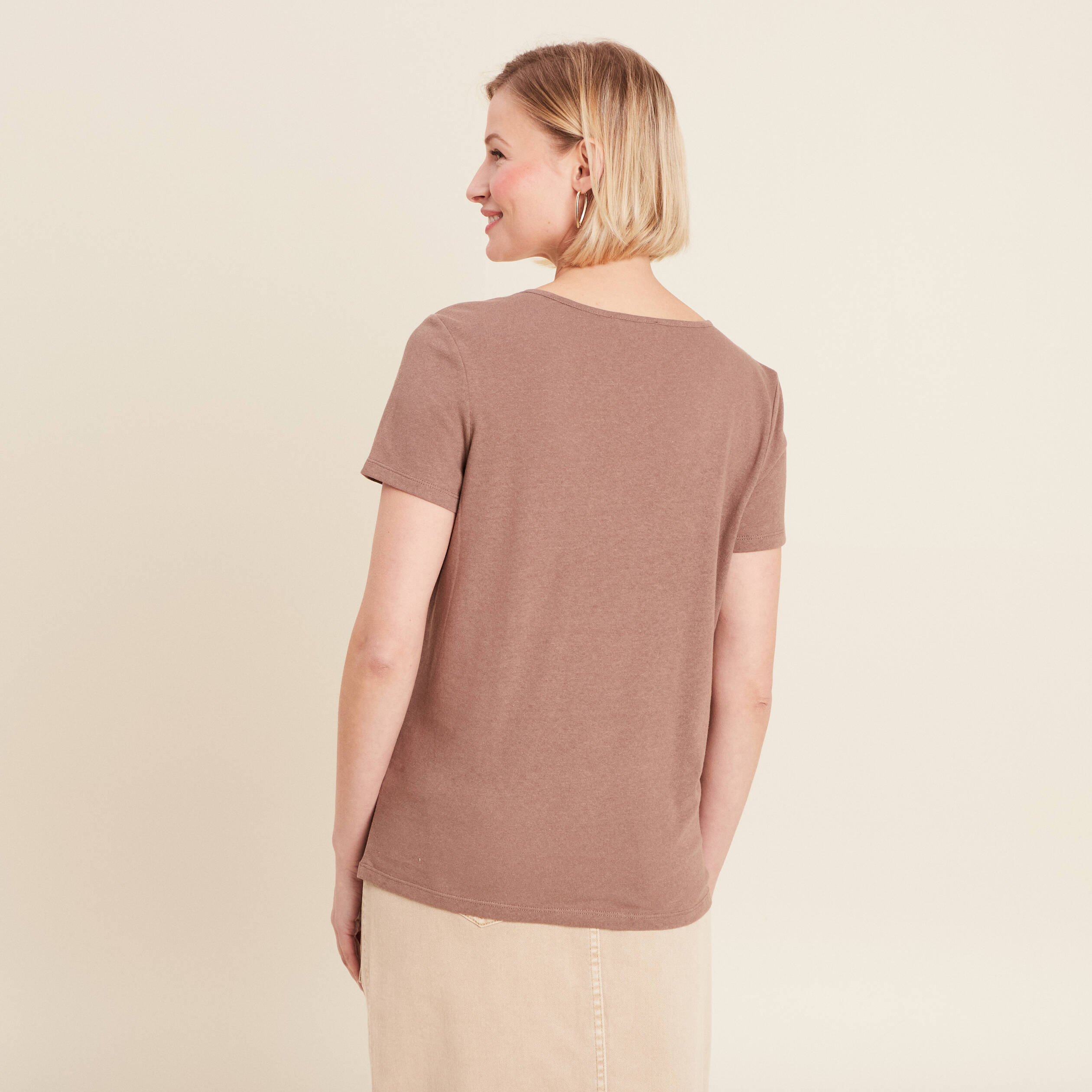 T-shirt manches courtes col en V marron cognac femme