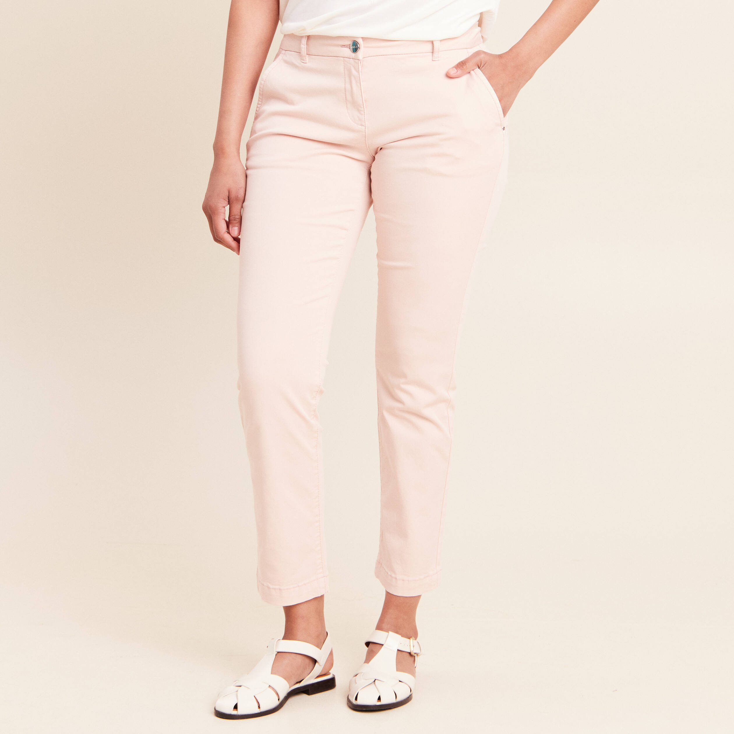 Pantalon coupe chino taille bascul&eacute;e rose poudr&eacute;e femme