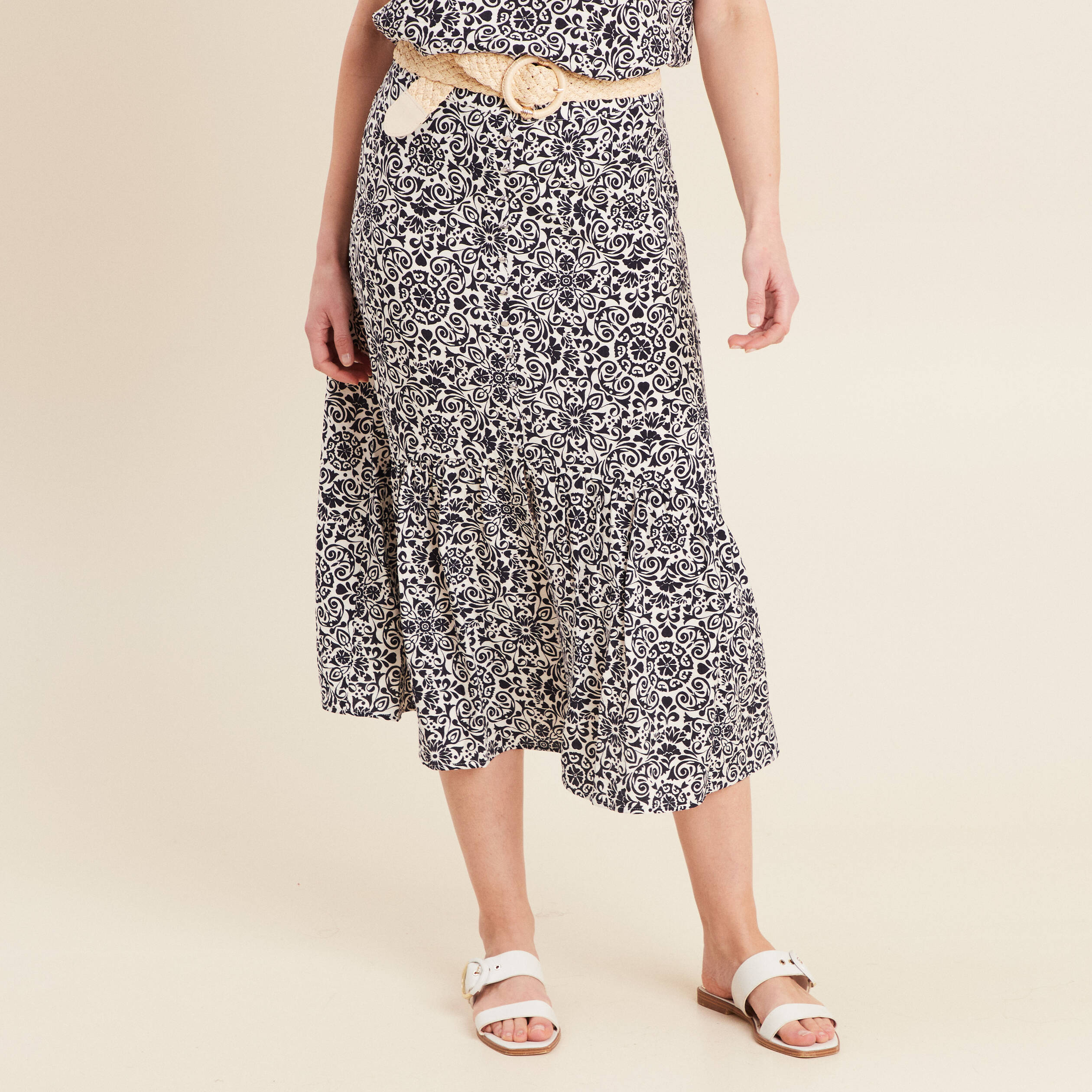 jupe midi droite satin bleu marine femme Jupe midi droite satin bleu marine femme