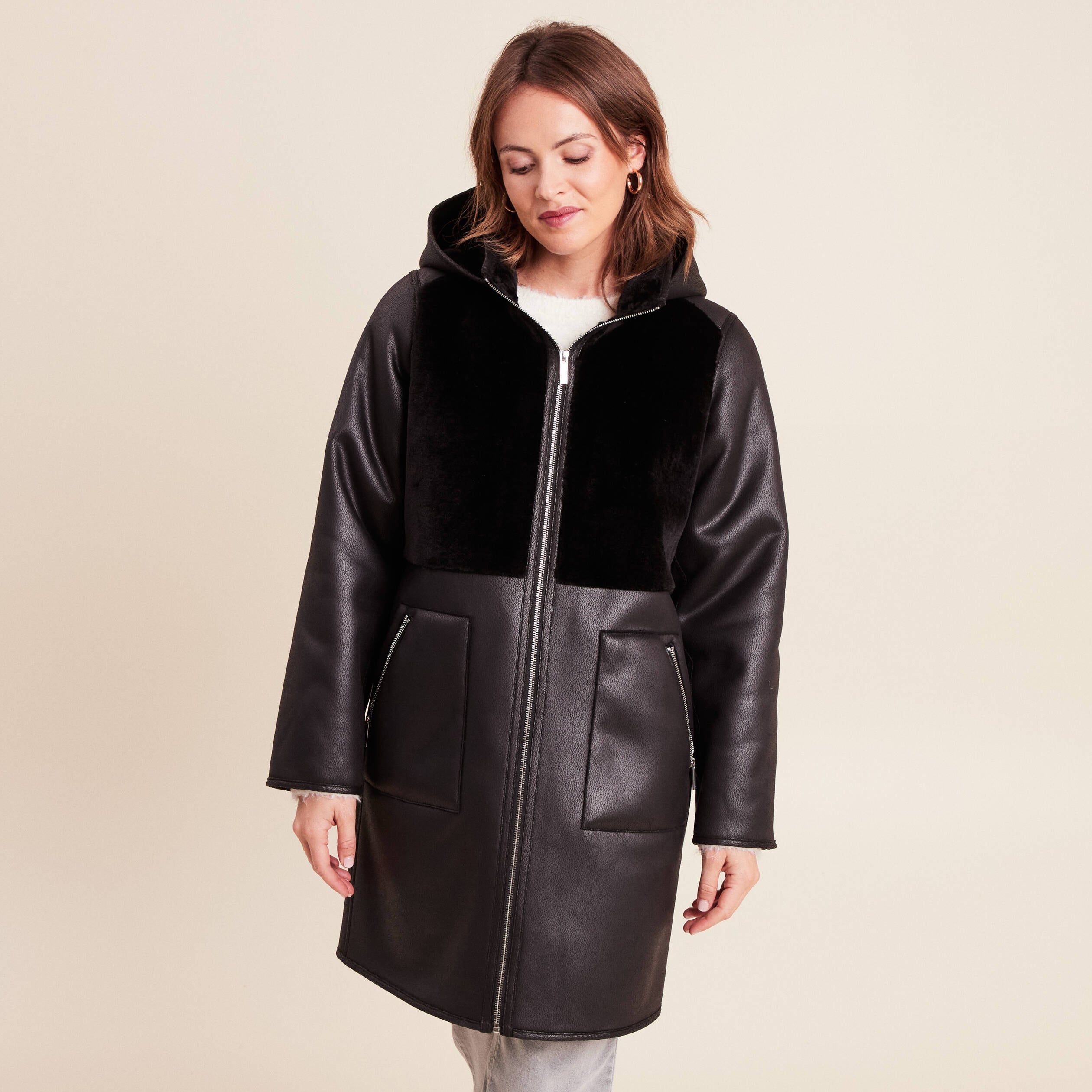 Manteau fausse fourrure capuche amovible noir femme