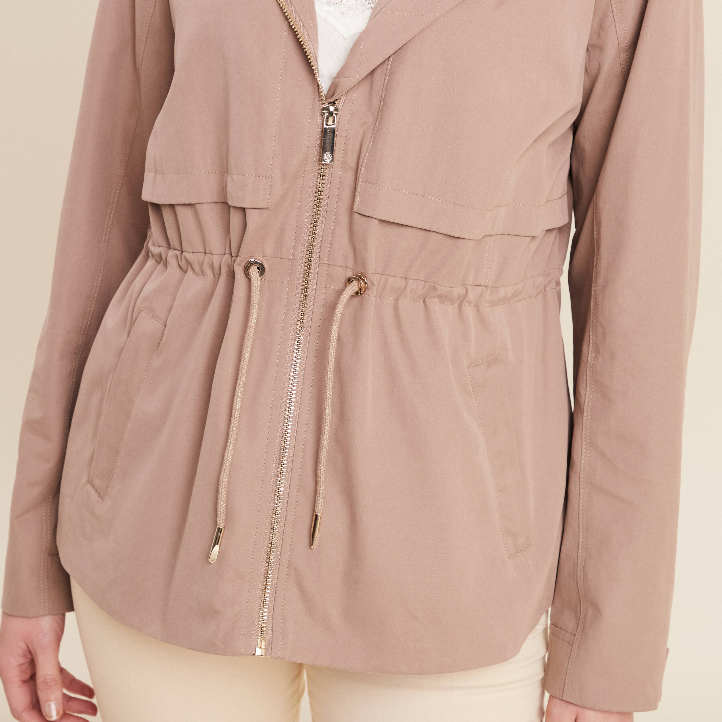 parka cintree a capuche taupe femme Parka cintrée à capuche taupe femme