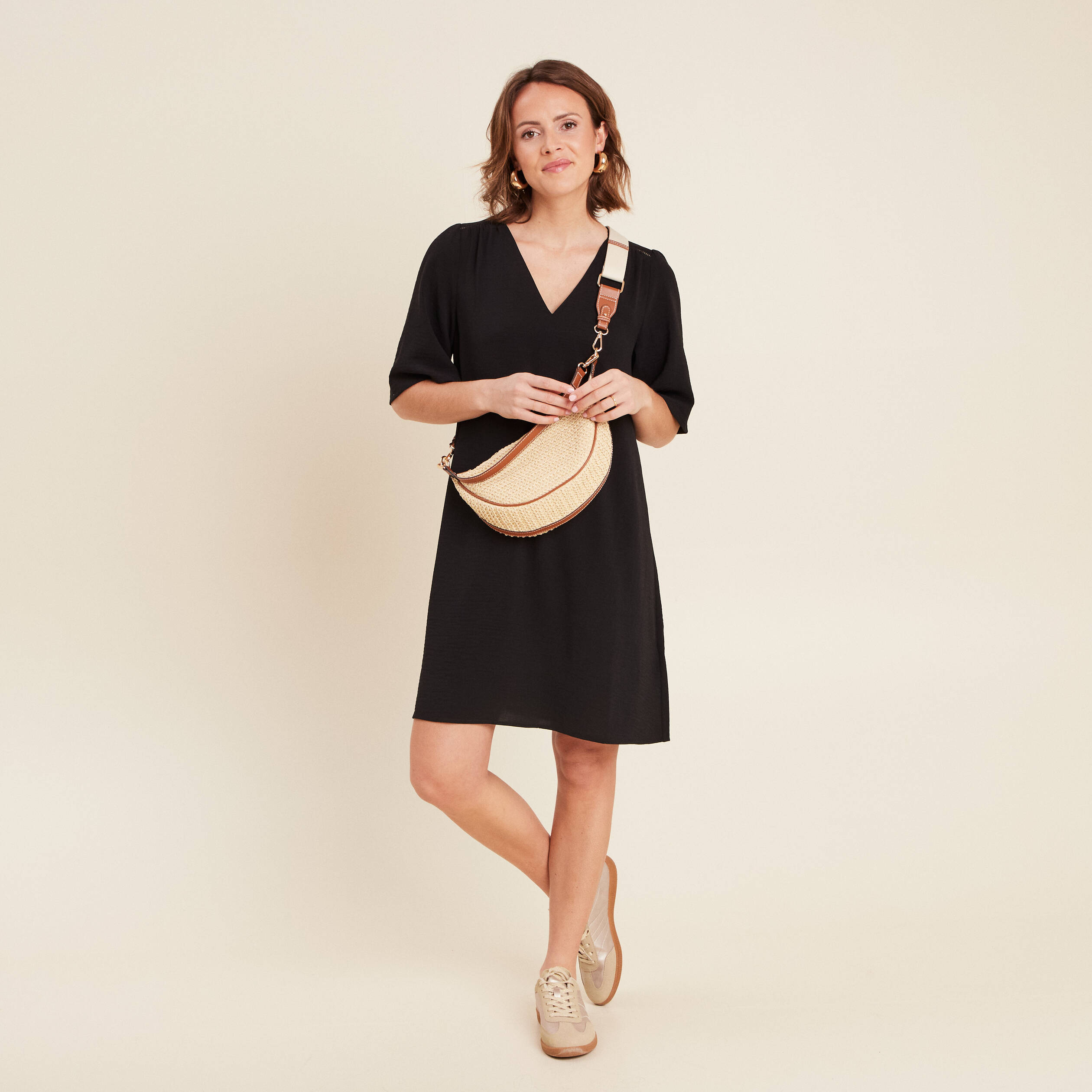 Robe évasée col en V noir femme