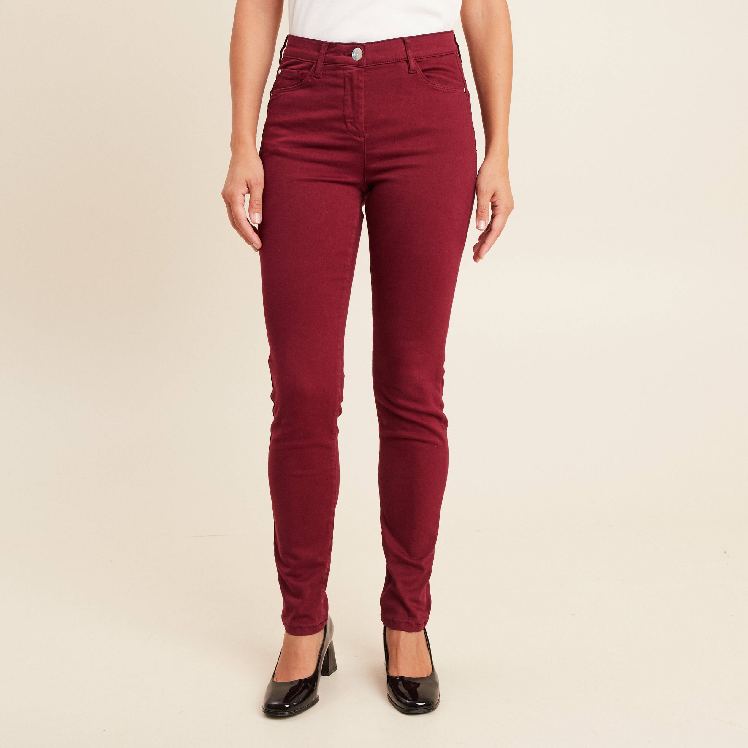 Jean magique L'Unique coupe ajust&eacute;e bordeaux femme