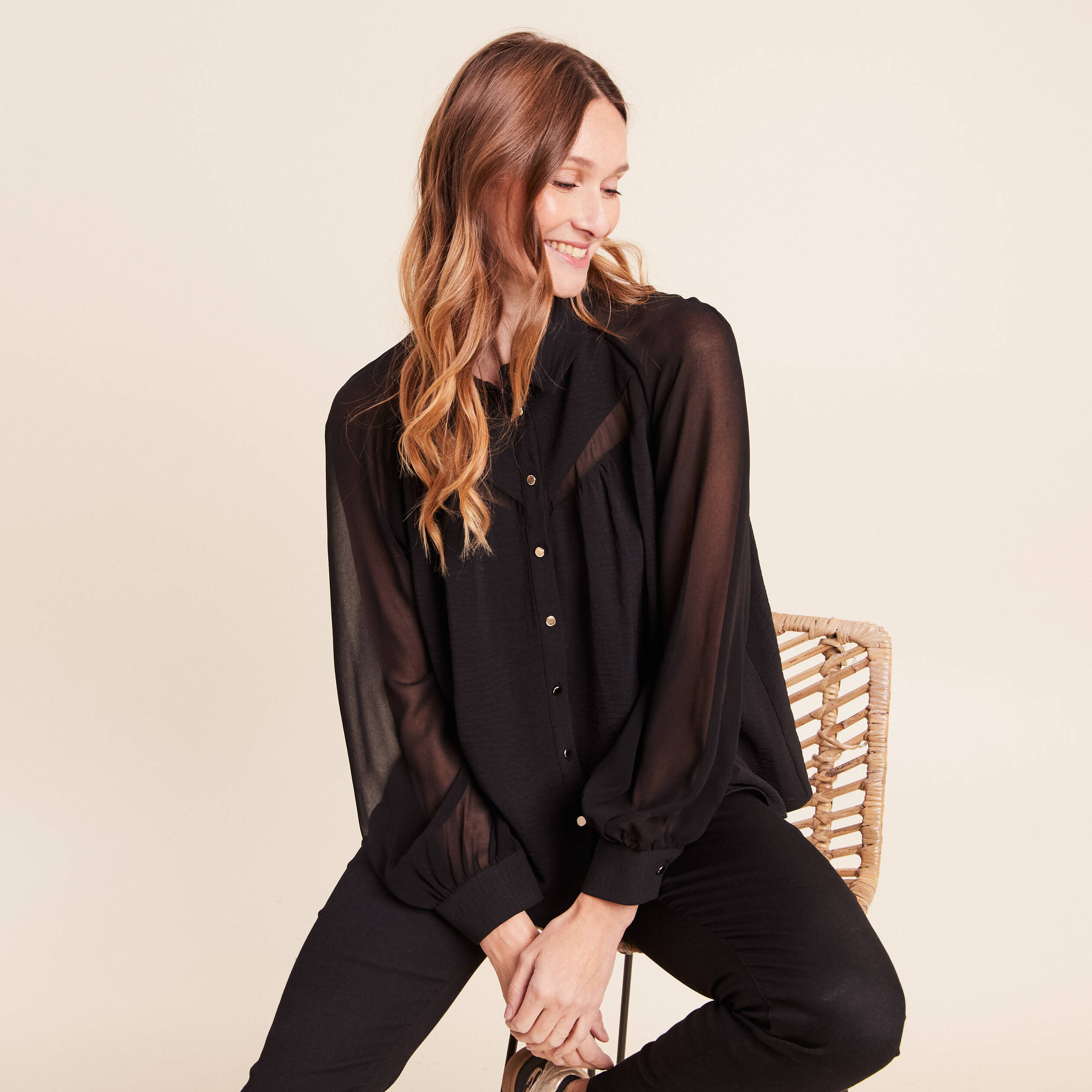 Chemise ample voile doubl&eacute;e col chemise noir femme