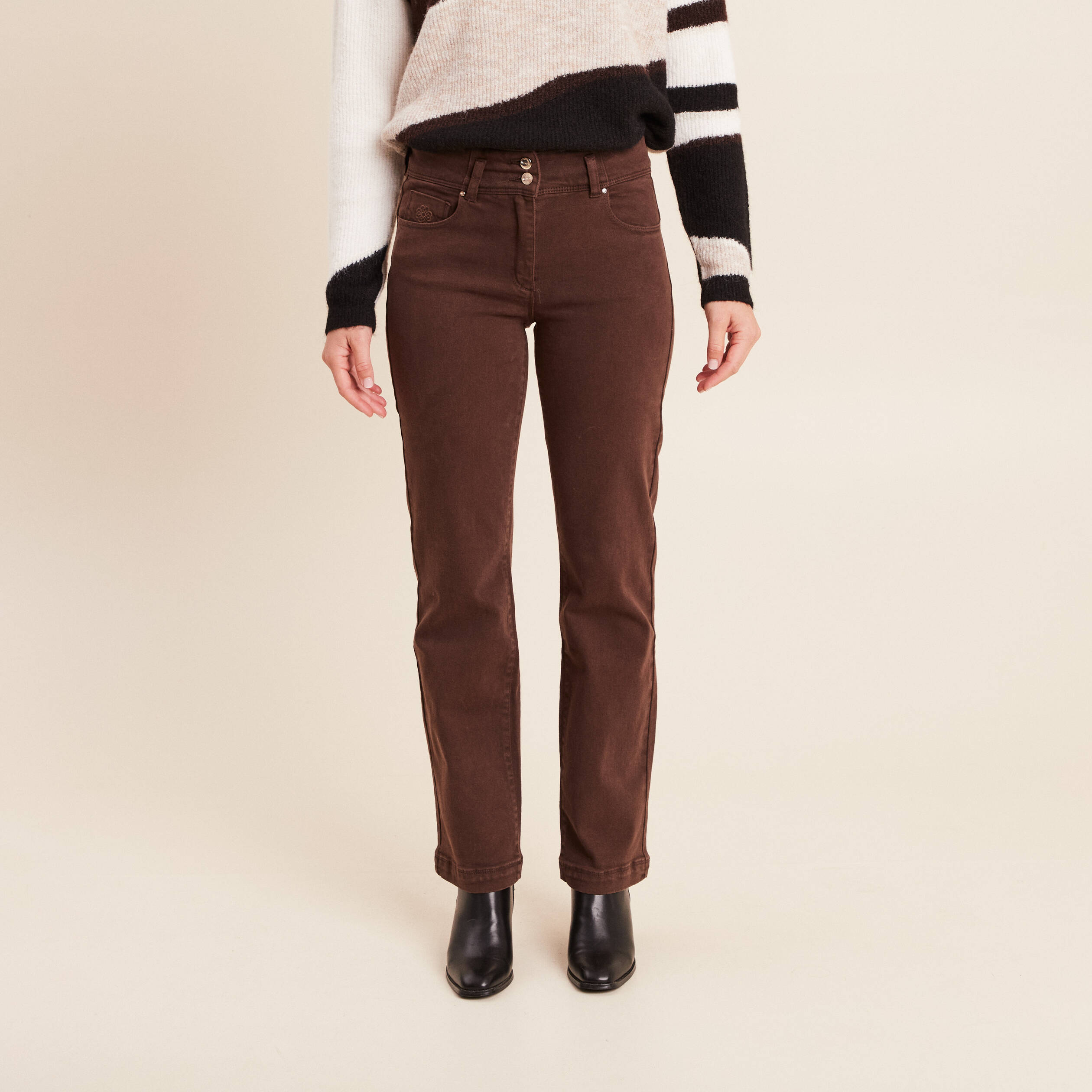 Jean coupe droite taille haute marron fonc&eacute; femme
