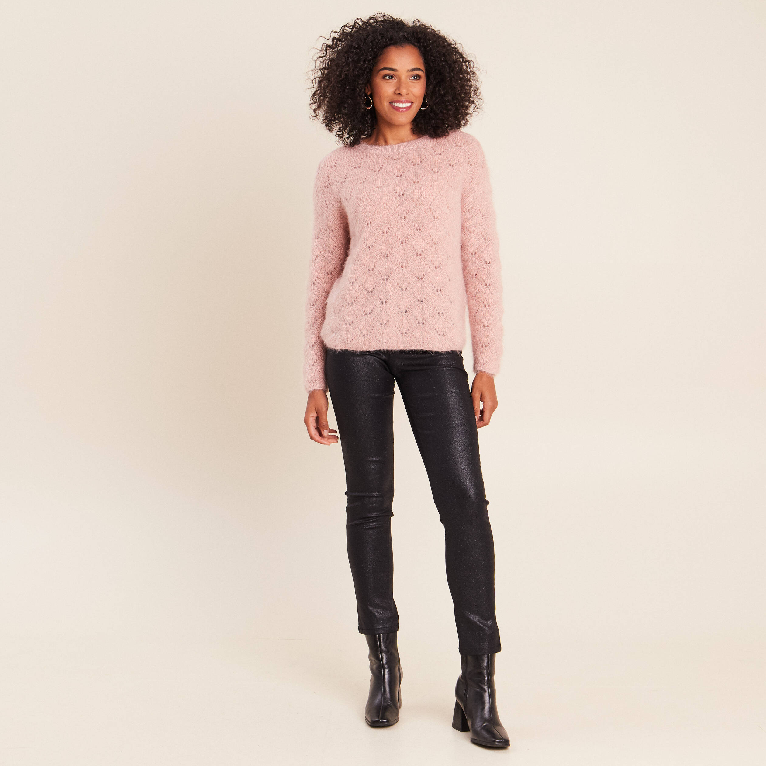 Pull ajour&eacute; col rond vieux rose femme