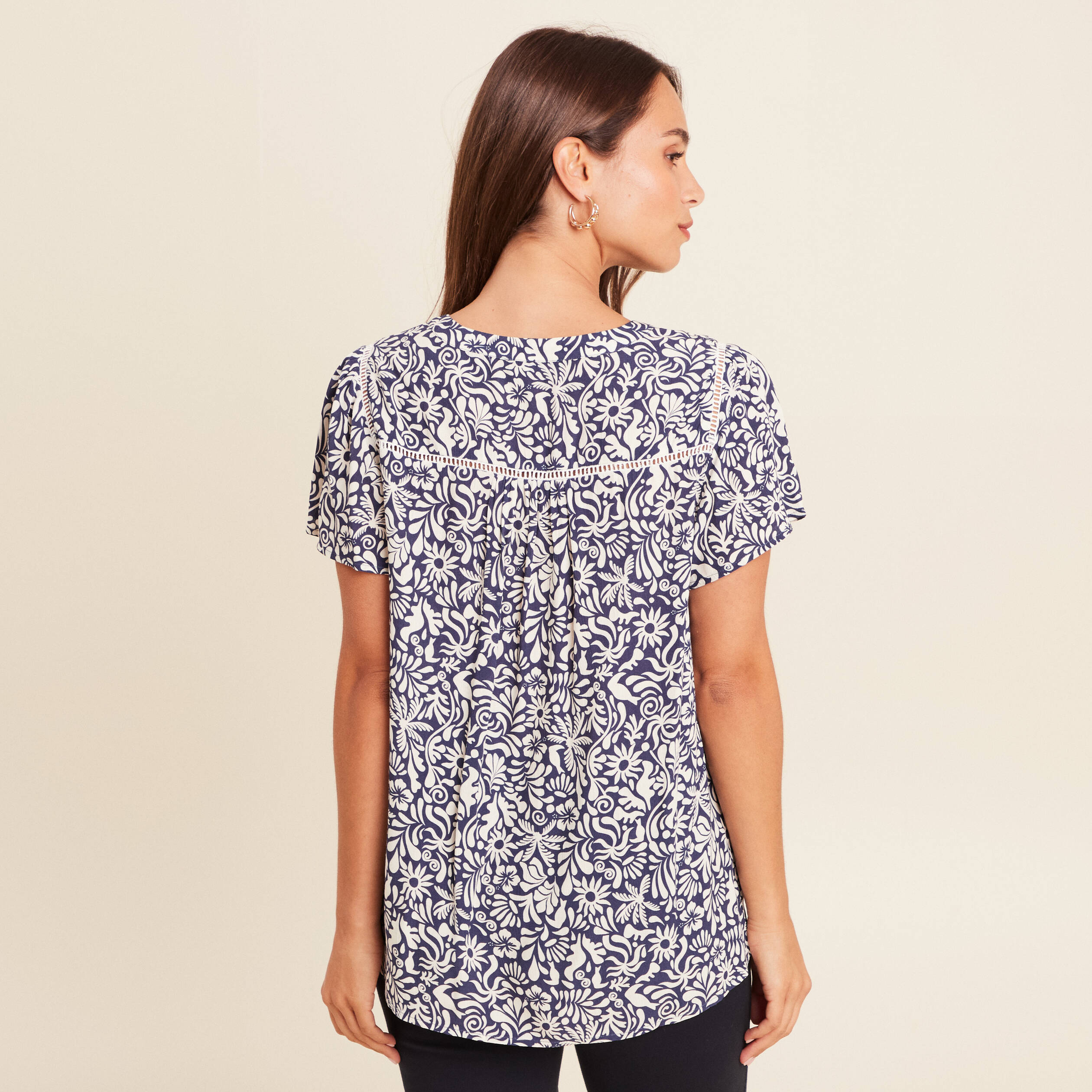 Blouse fluide col V manches courtes bleu femme