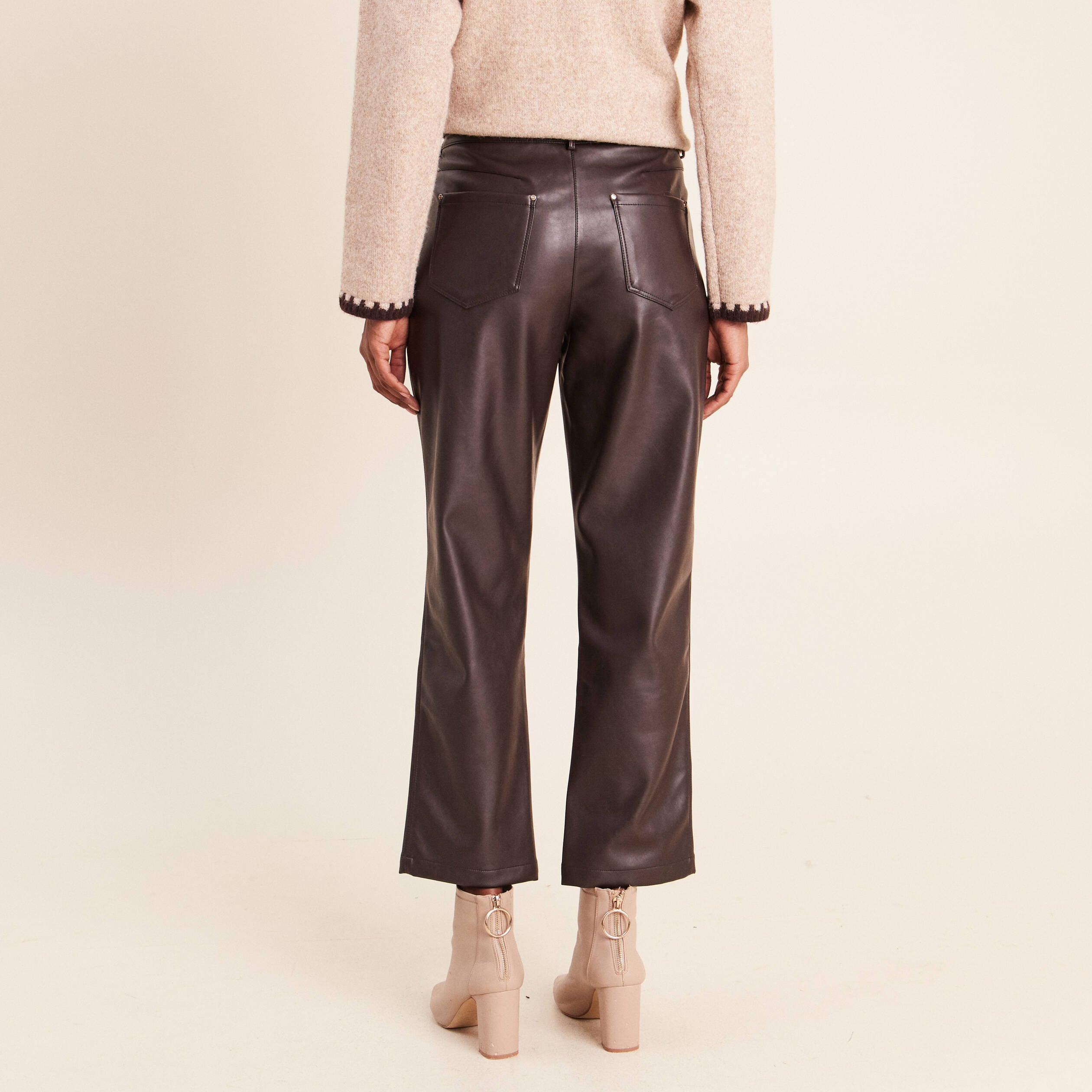 Pantalon droit 7/8&egrave;me taille bascul&eacute;e marron fonc&eacute; femme