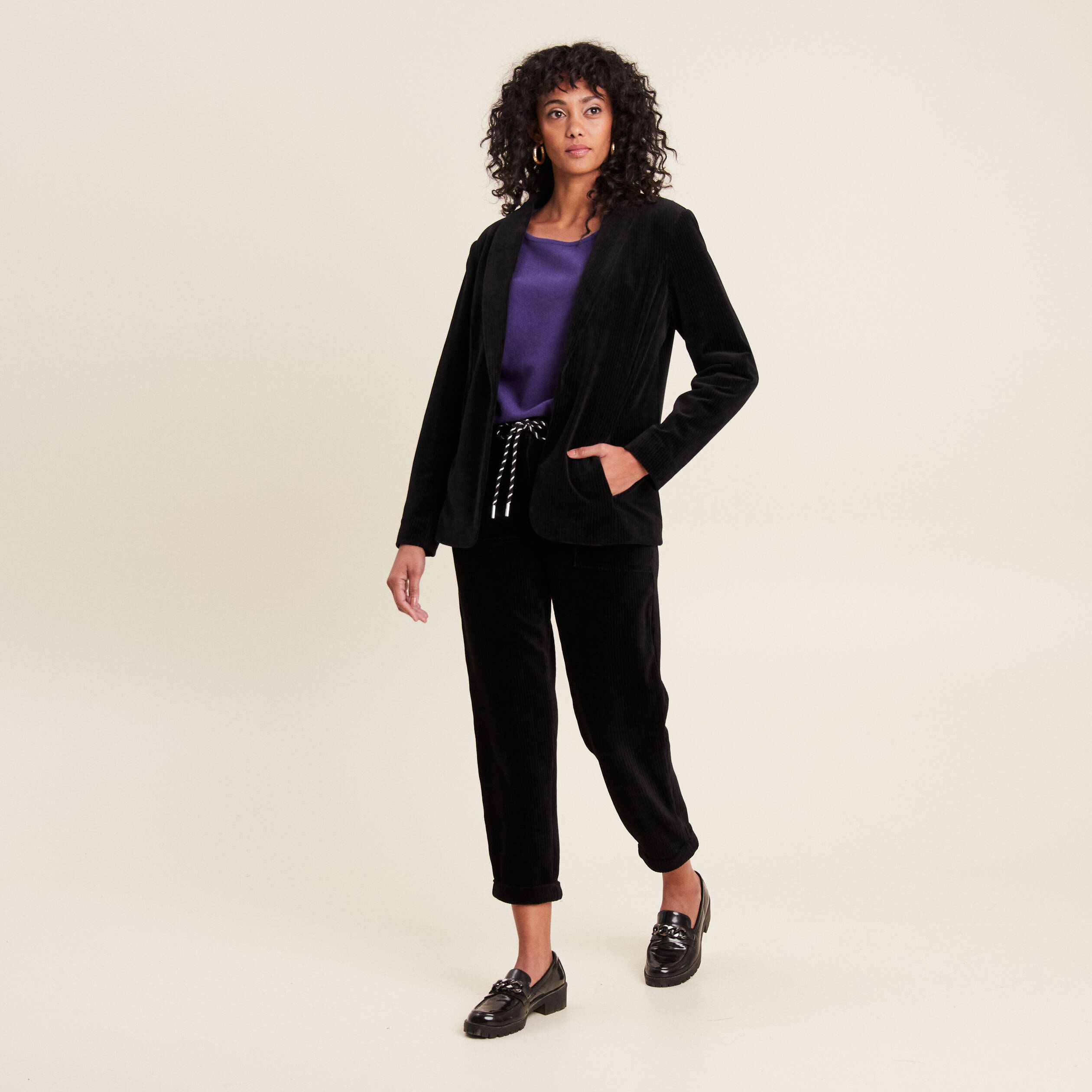 Pantalon coupe mom en velours noir femme