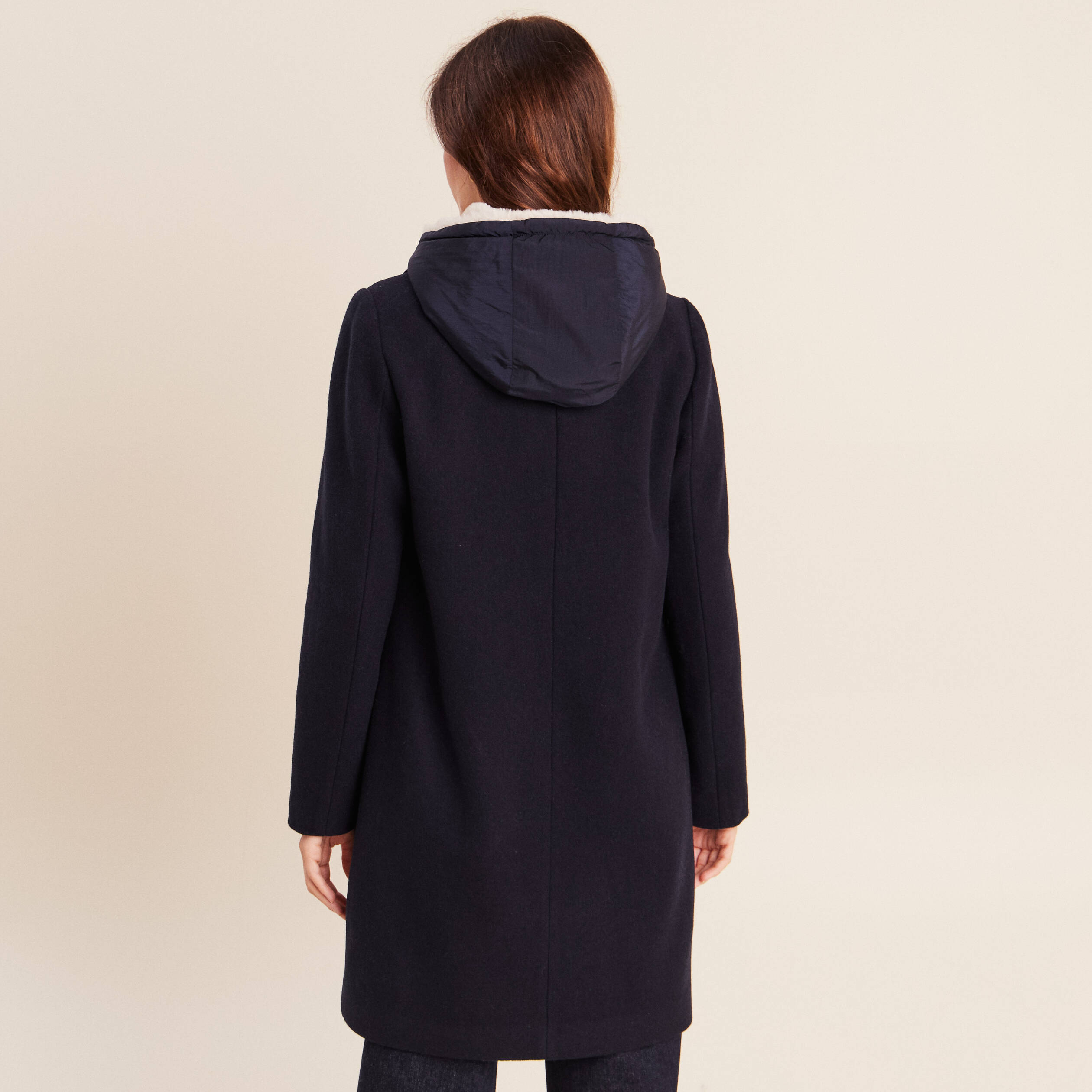 Manteau ajust&eacute; capuche amovible bleu fonc&eacute; femme