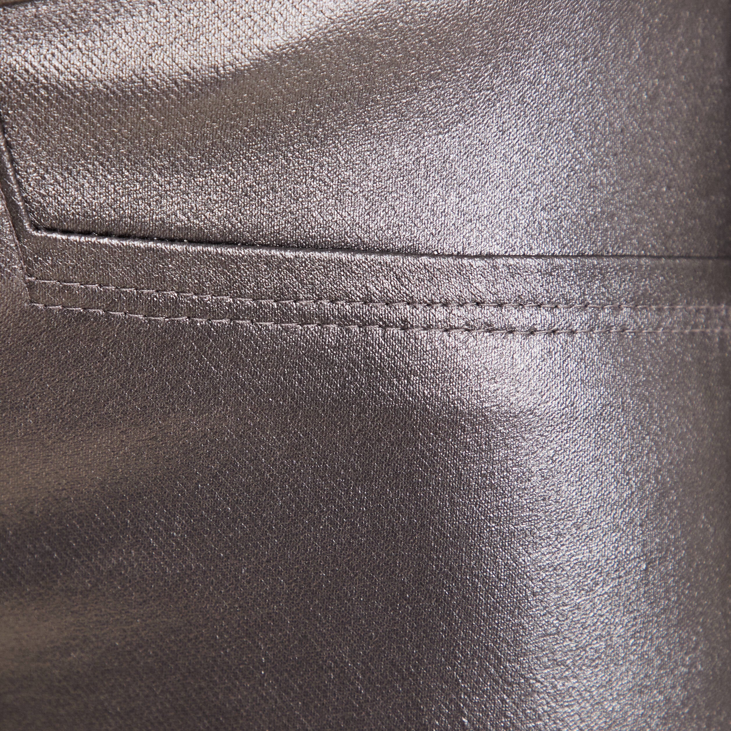 Pantalon ajust&eacute; enduit &agrave; pont couleur argent femme